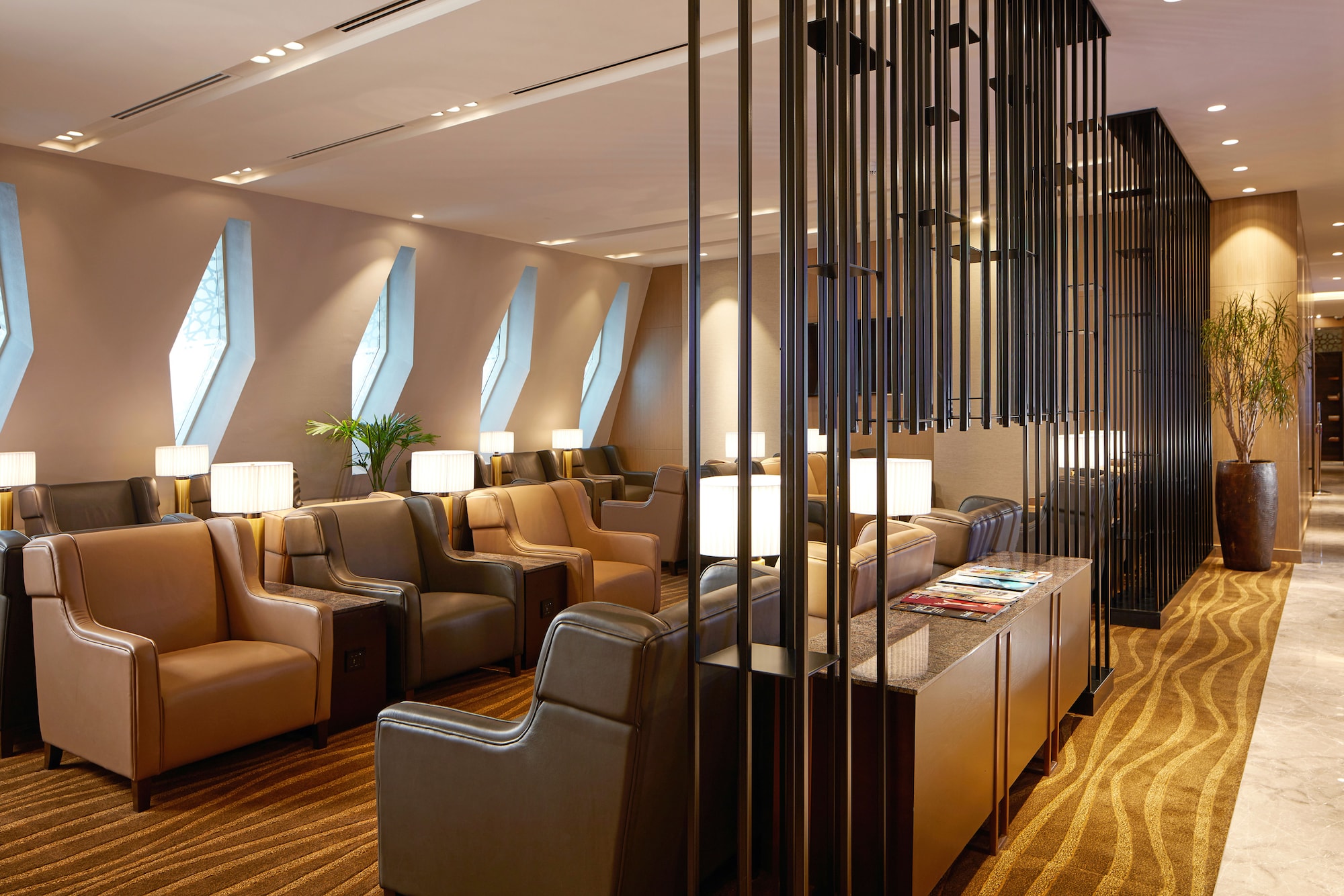 #2 of 5 images of Al Dhabi Lounge