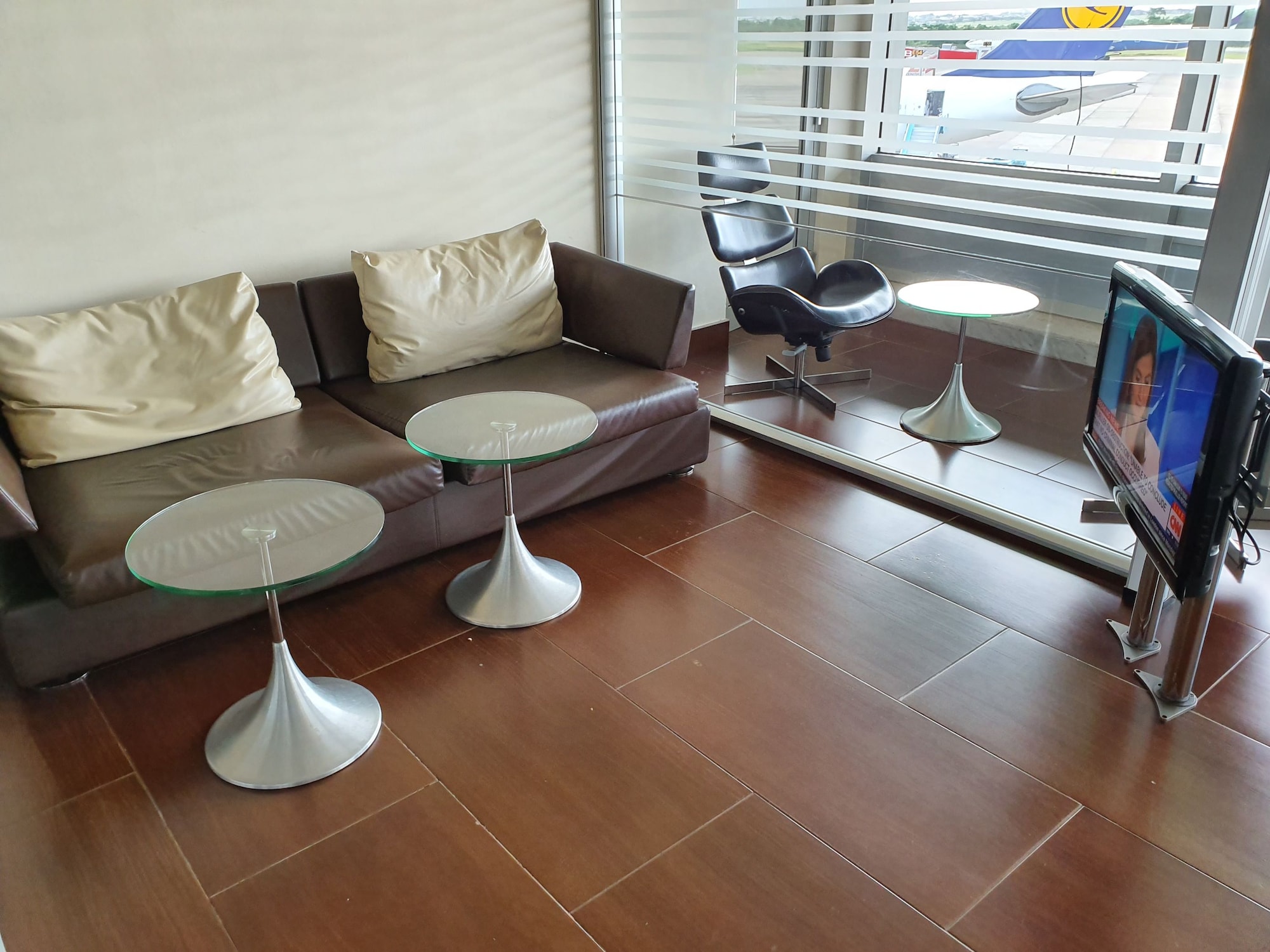 #4 of 5 images of The Gabfol Lounge