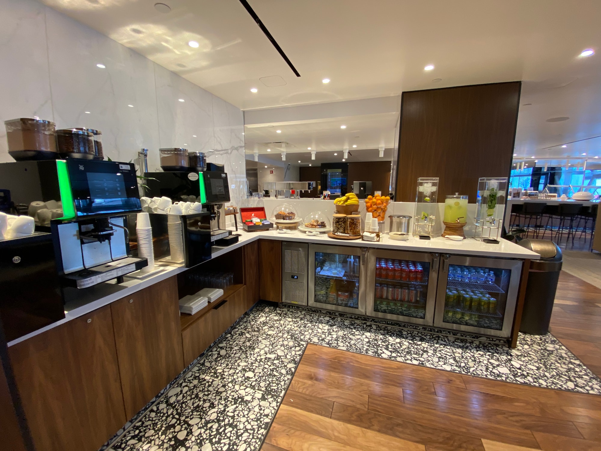 #2 of 5 images of Primeclass Lounge