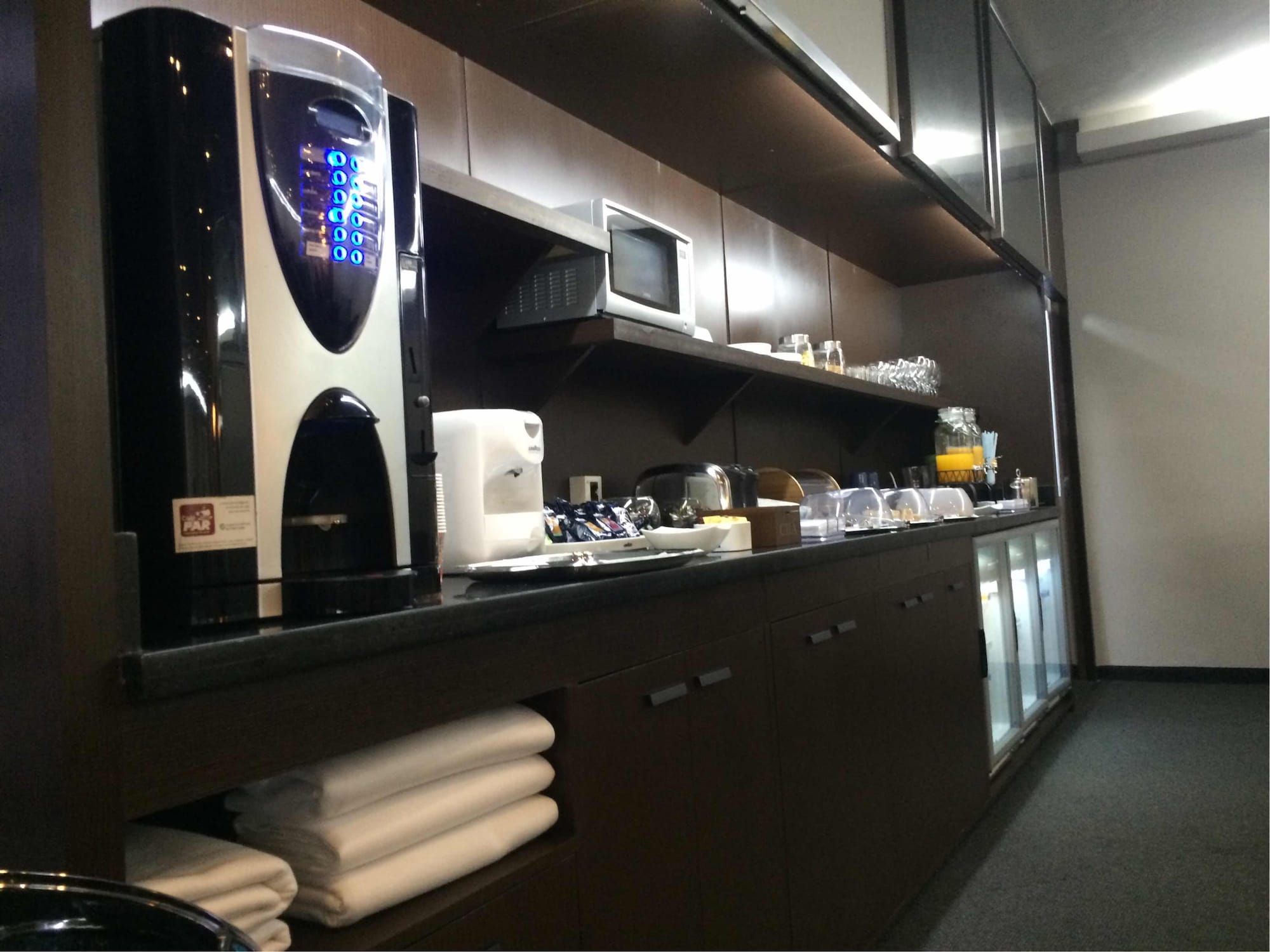 #3 of 3 images of VIP Gold Lounge (Temporarily Closed)