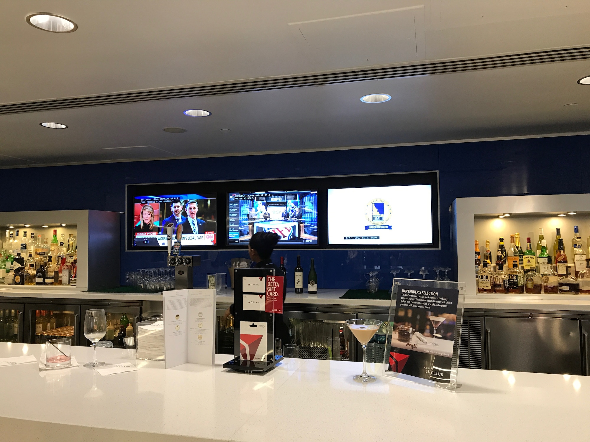 #1 of 5 images of Delta Air Lines Delta Sky Club (Gate D27)