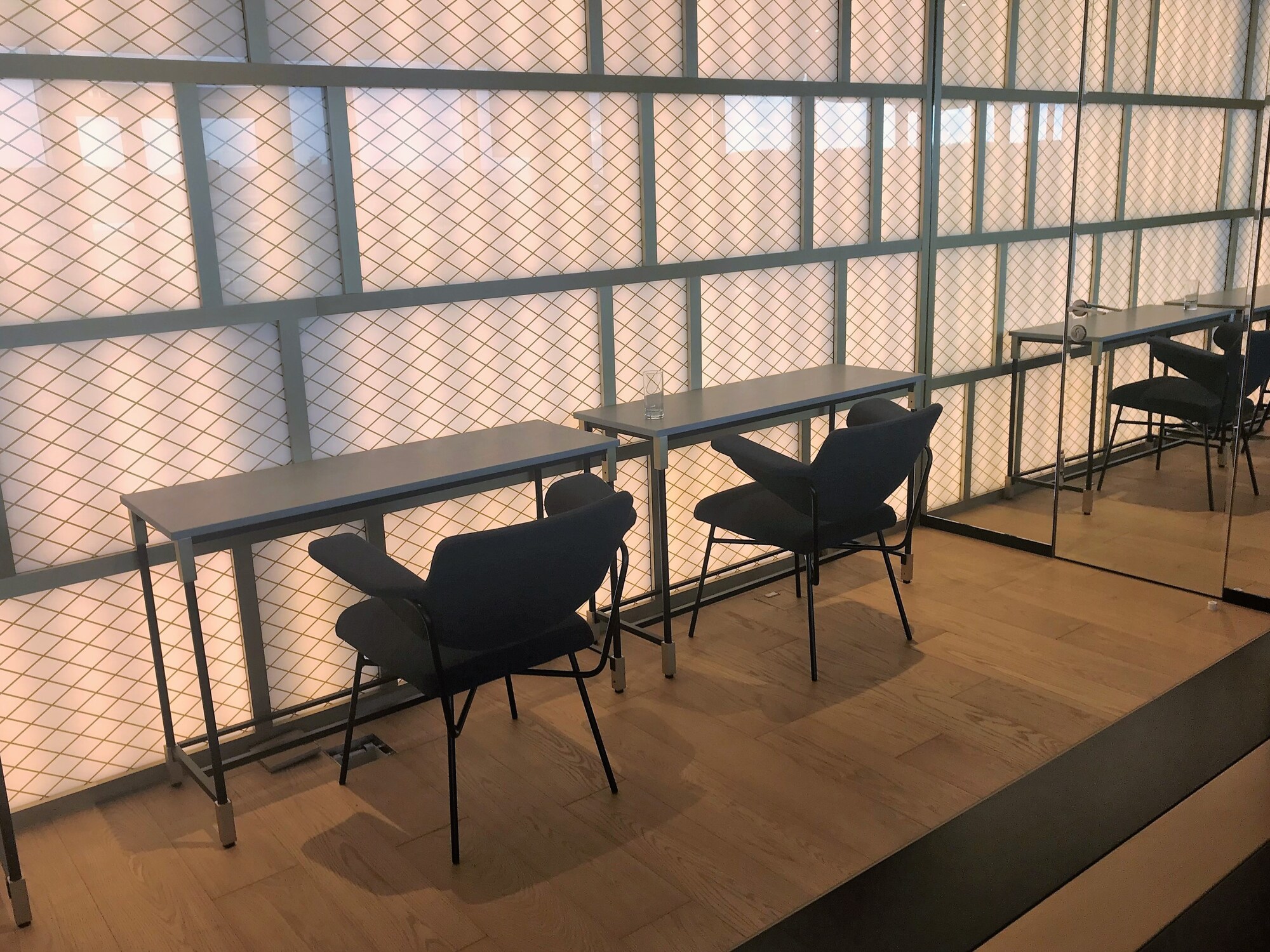 #4 of 5 images of Primeclass Lounge