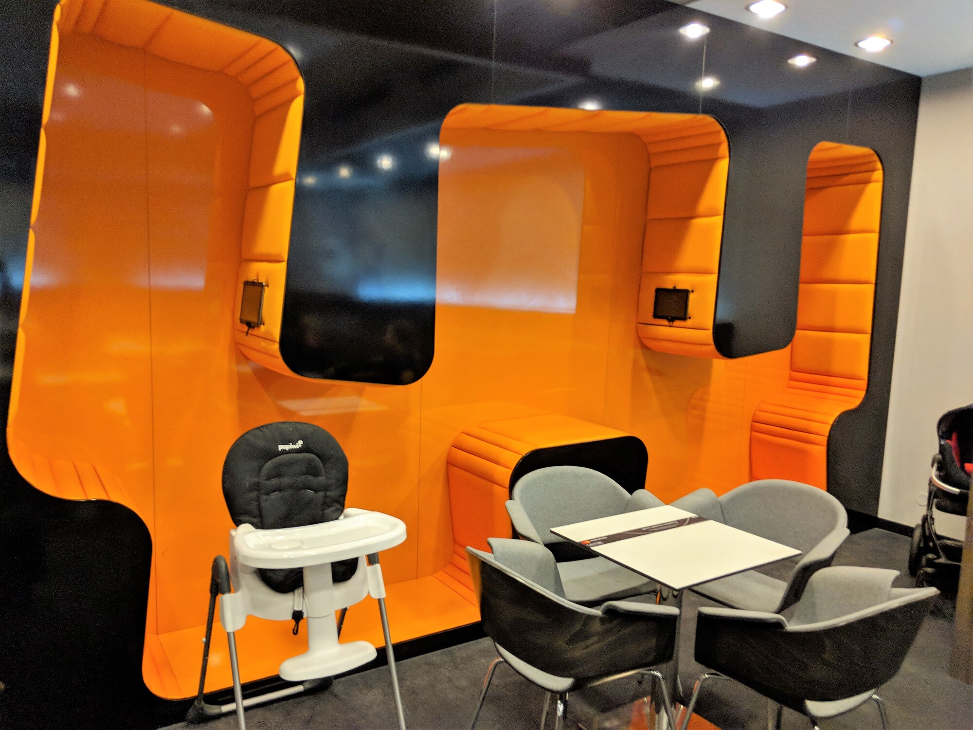 #2 of 5 images of Mastercard Lounge