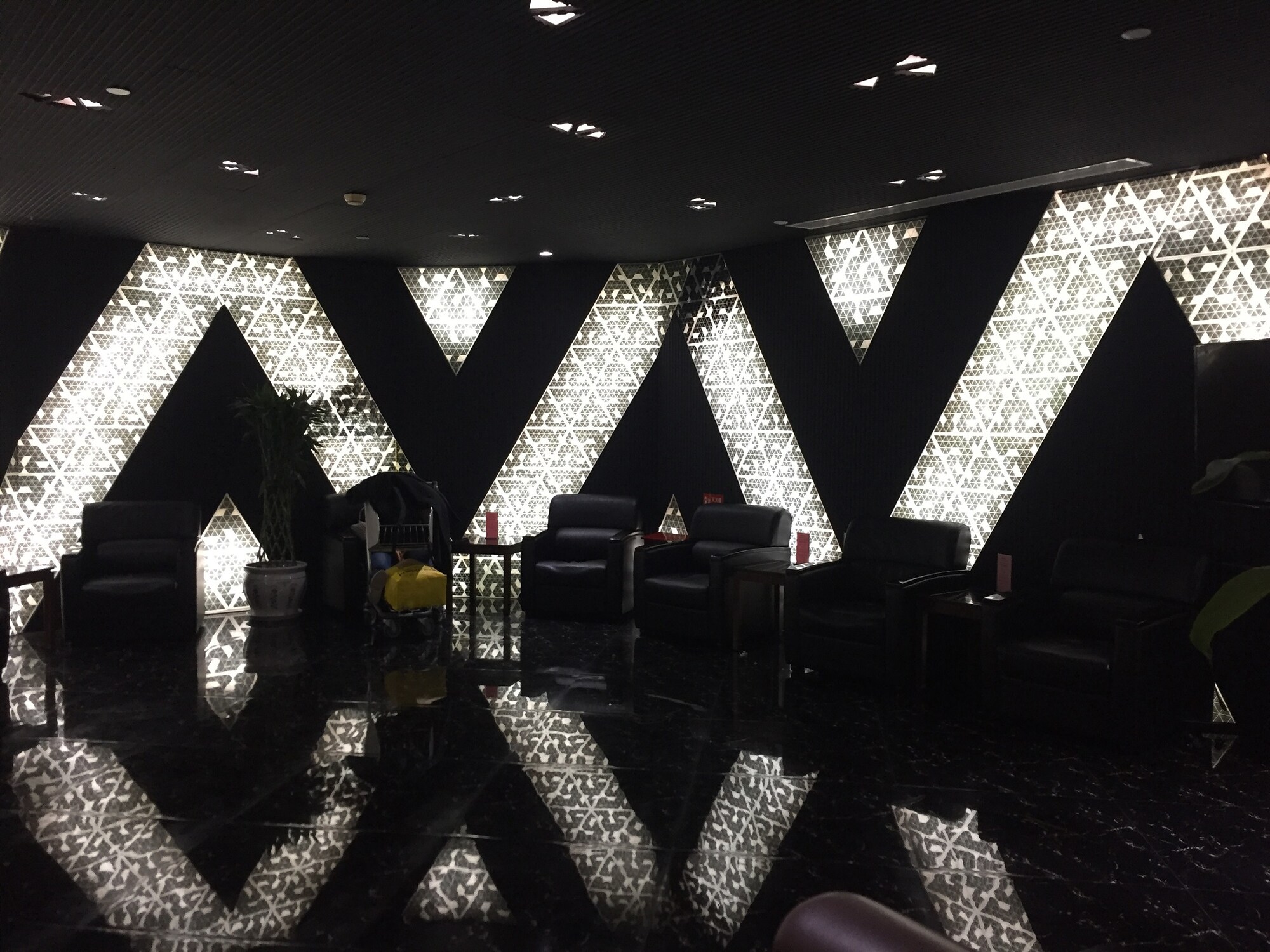 #4 of 4 images of No. 73 First Class Lounge