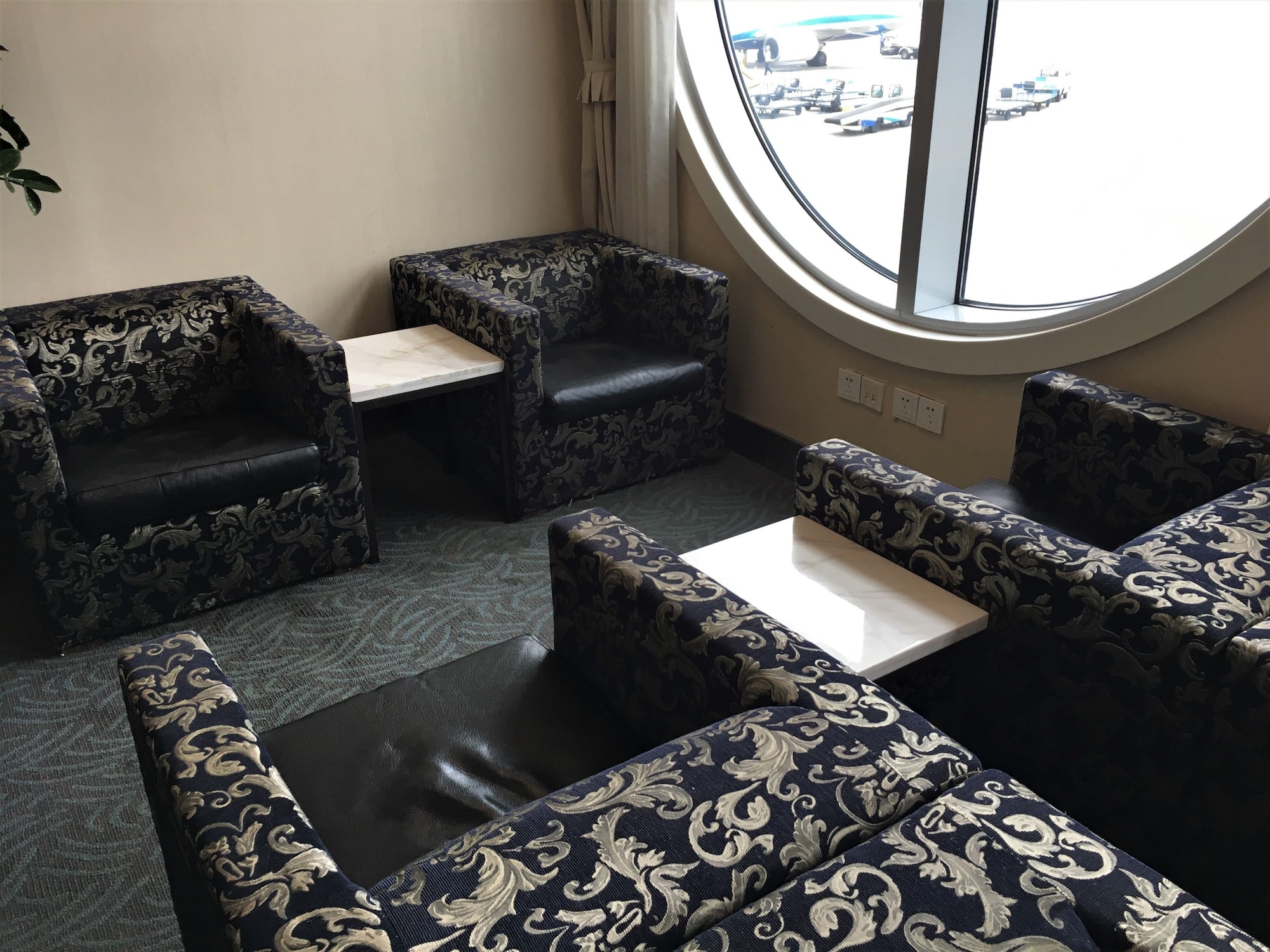 #2 of 5 images of Premier Lounge