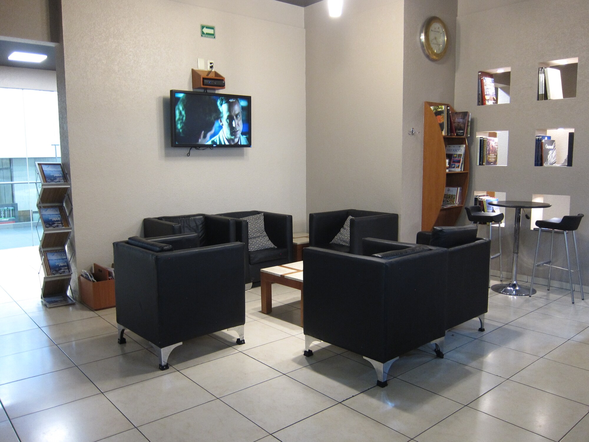 #1 of 5 images of Aeromar Salon Diamante