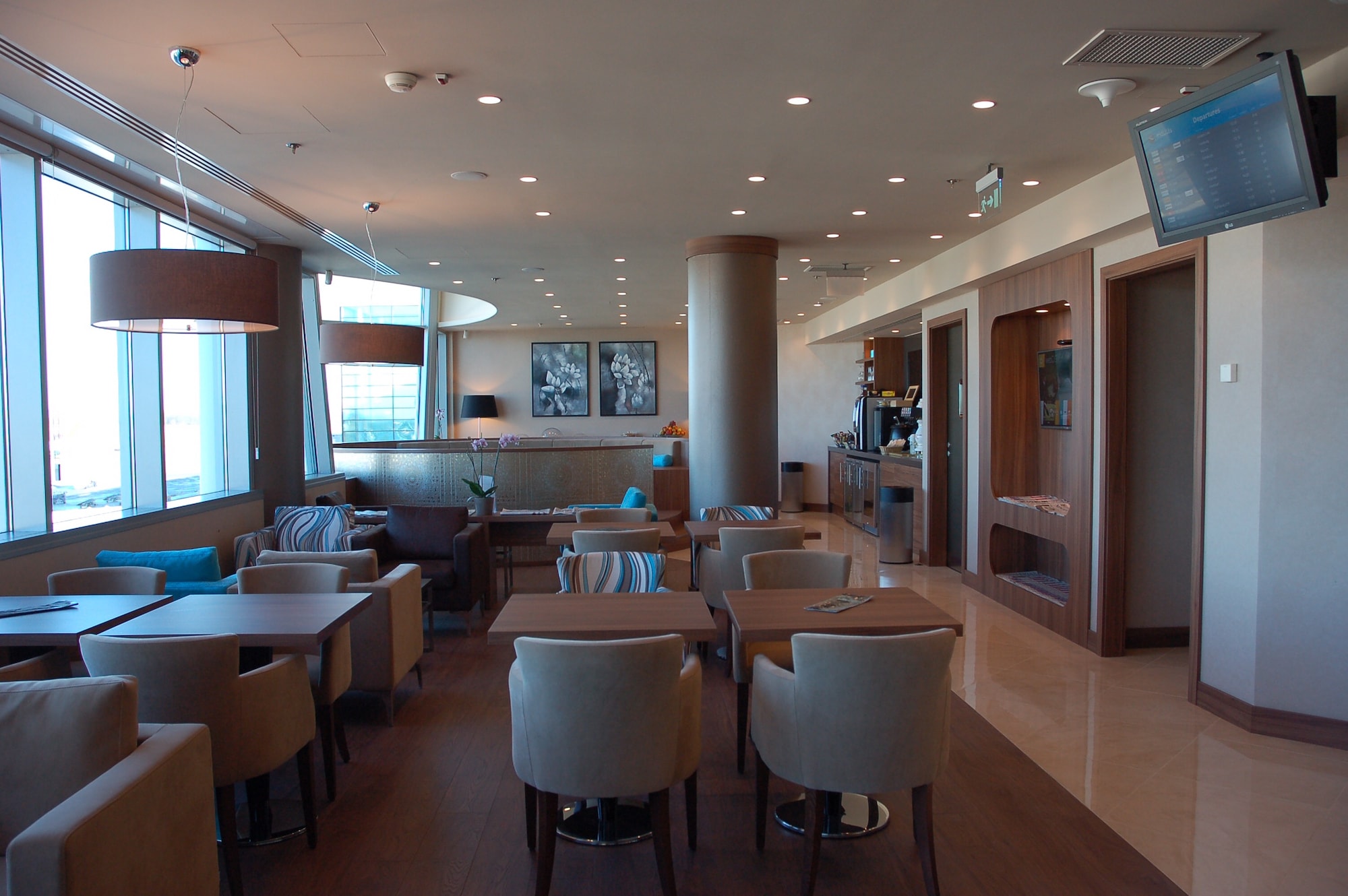 #3 of 5 images of Platinum Lounge (Temporarily Closed)
