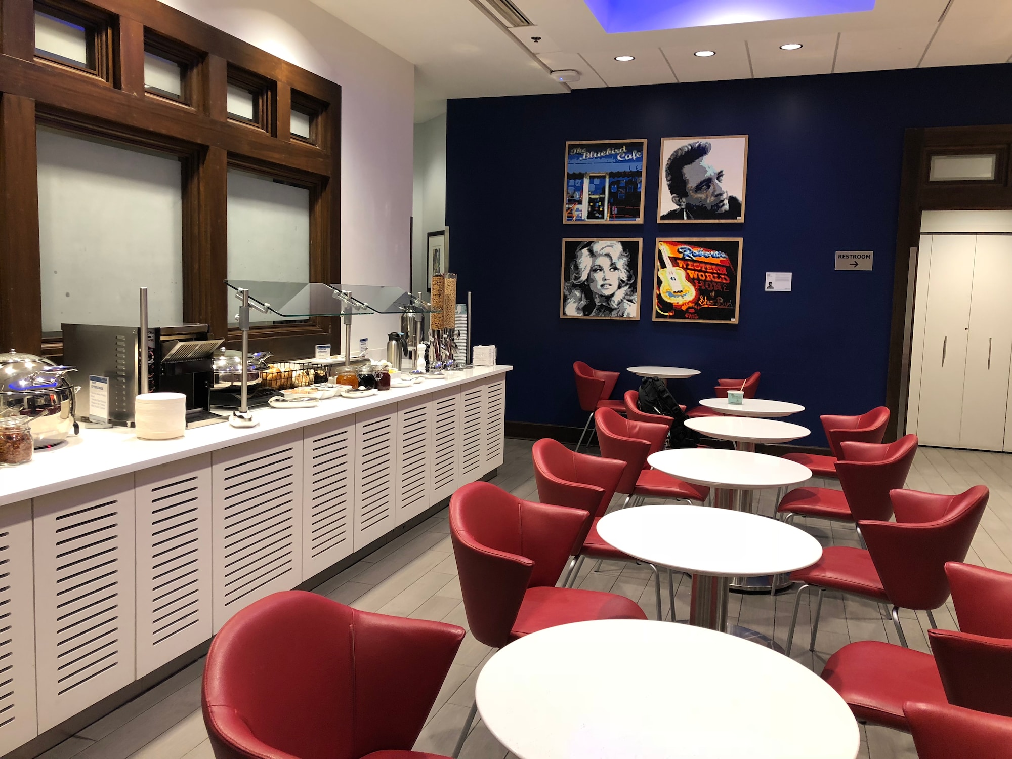 #3 of 5 images of Delta Air Lines Delta Sky Club