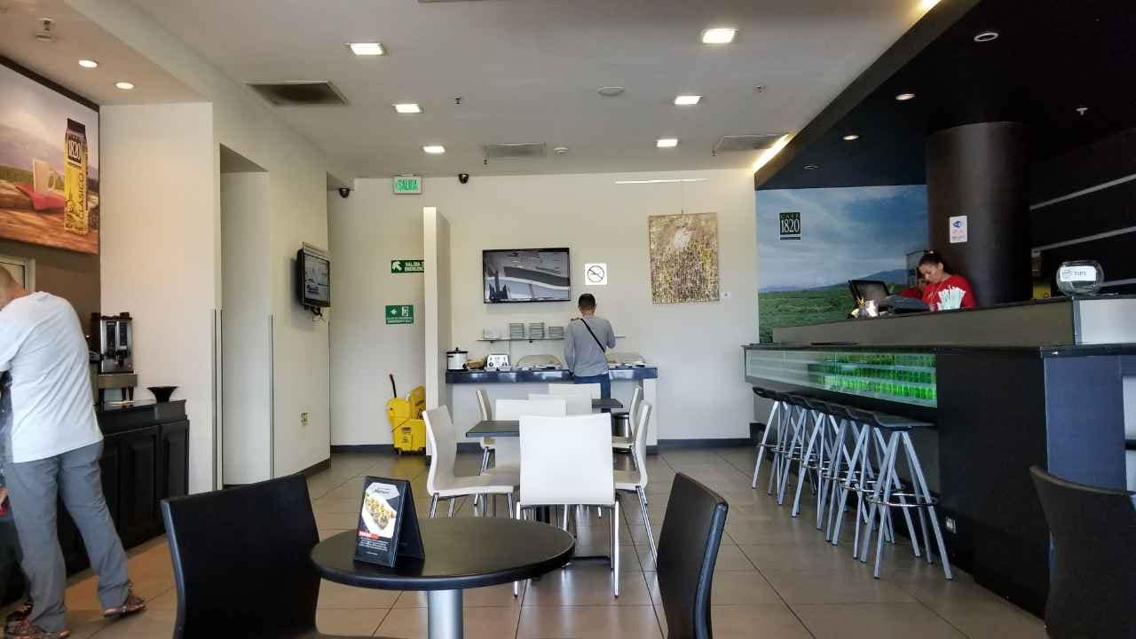 #5 of 5 images of Santamaría VIP Lounge