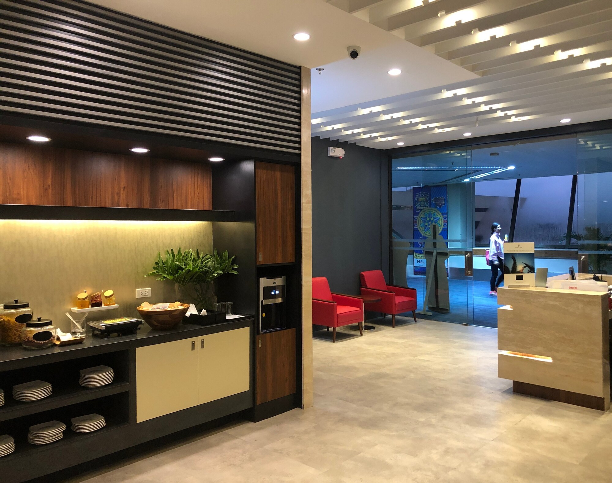 #4 of 5 images of PAGSS Lounge (Gate 7)