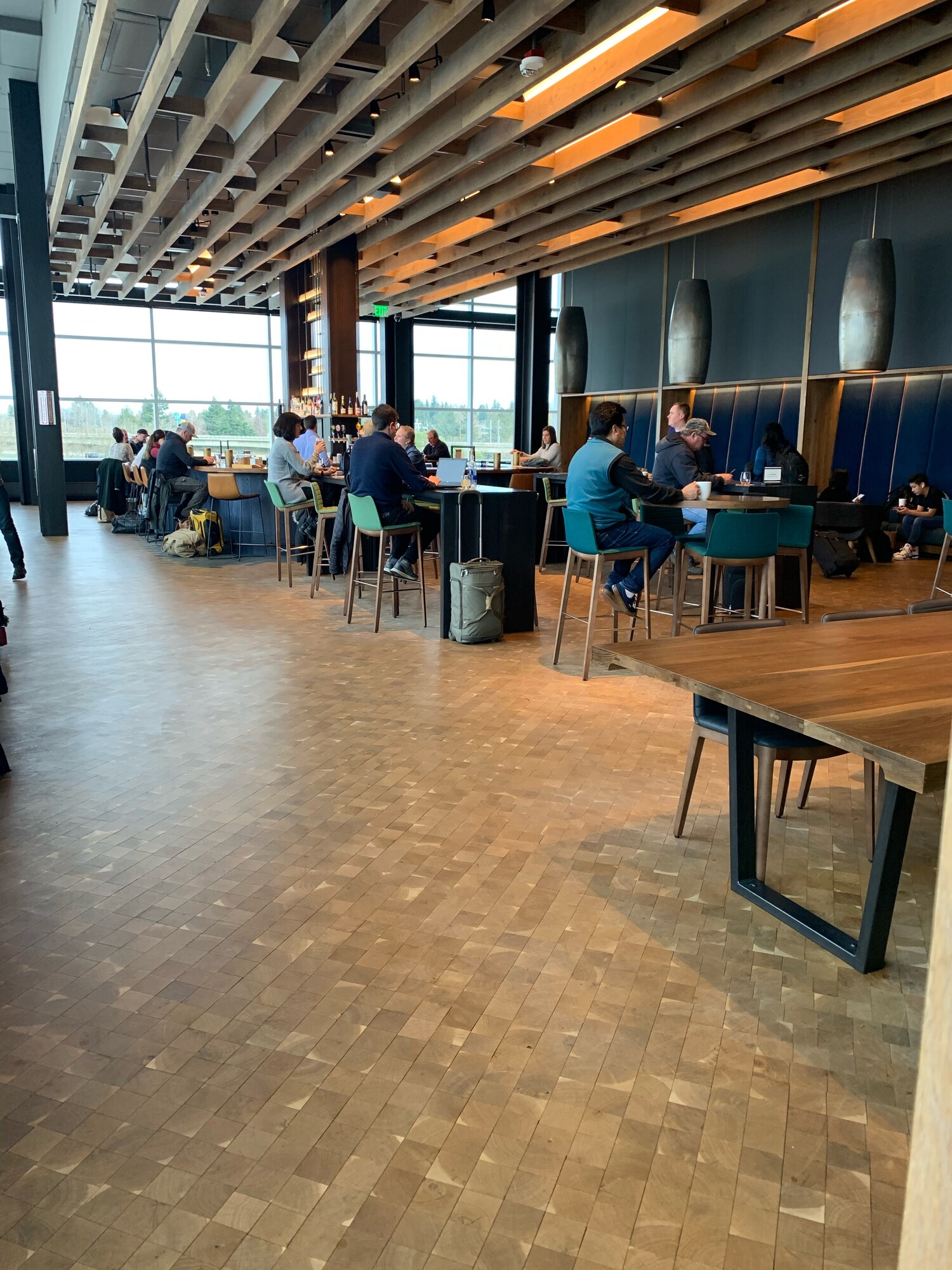 #2 of 5 images of Alaska Airlines Alaska Lounge