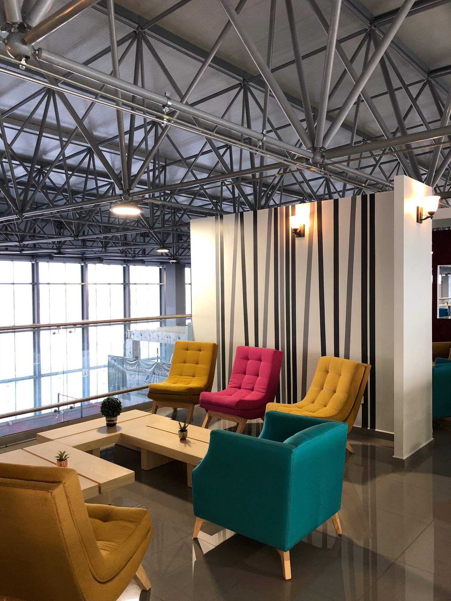 #3 of 5 images of OMA Premium Lounge