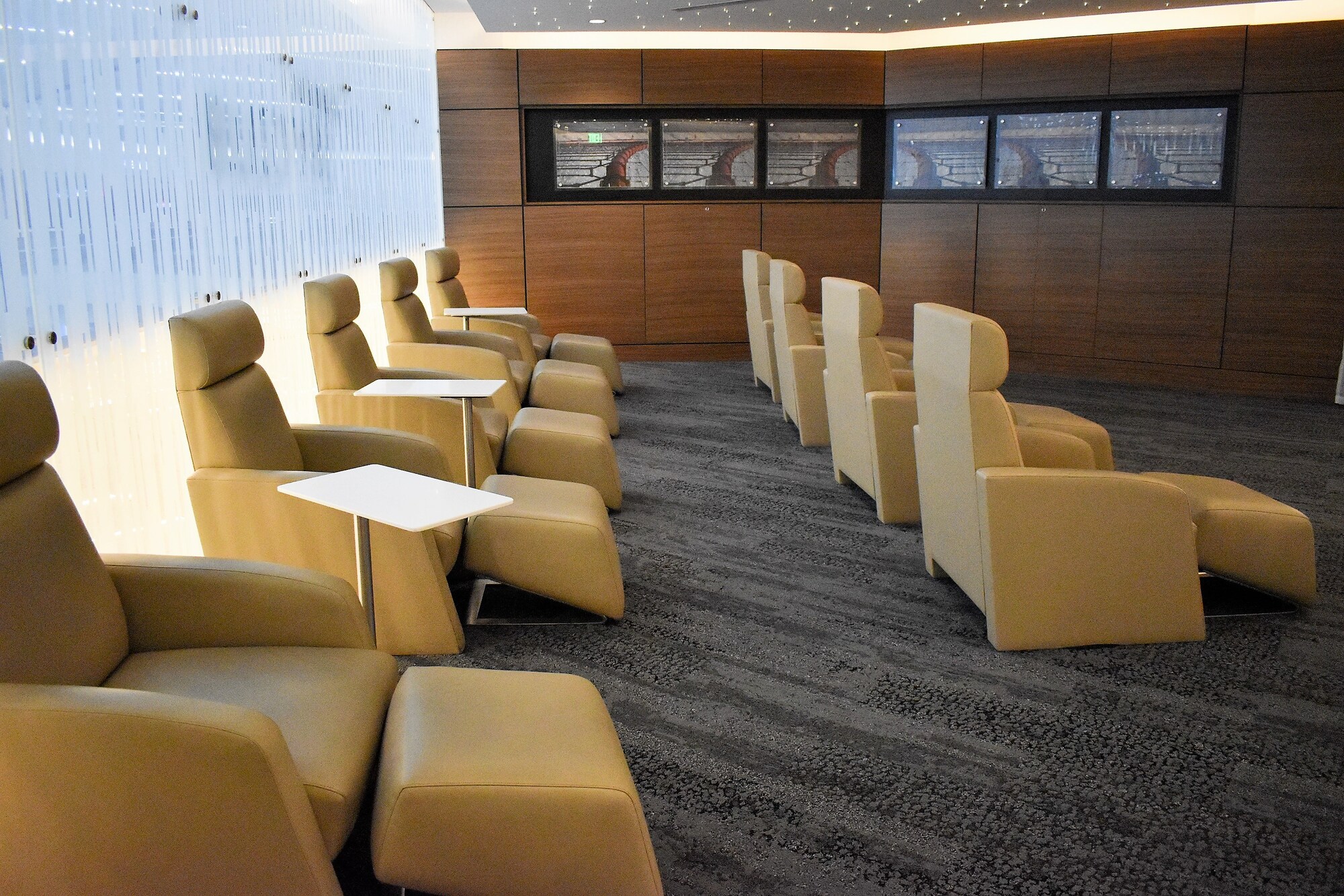 #3 of 5 images of Delta Air Lines Delta Sky Club