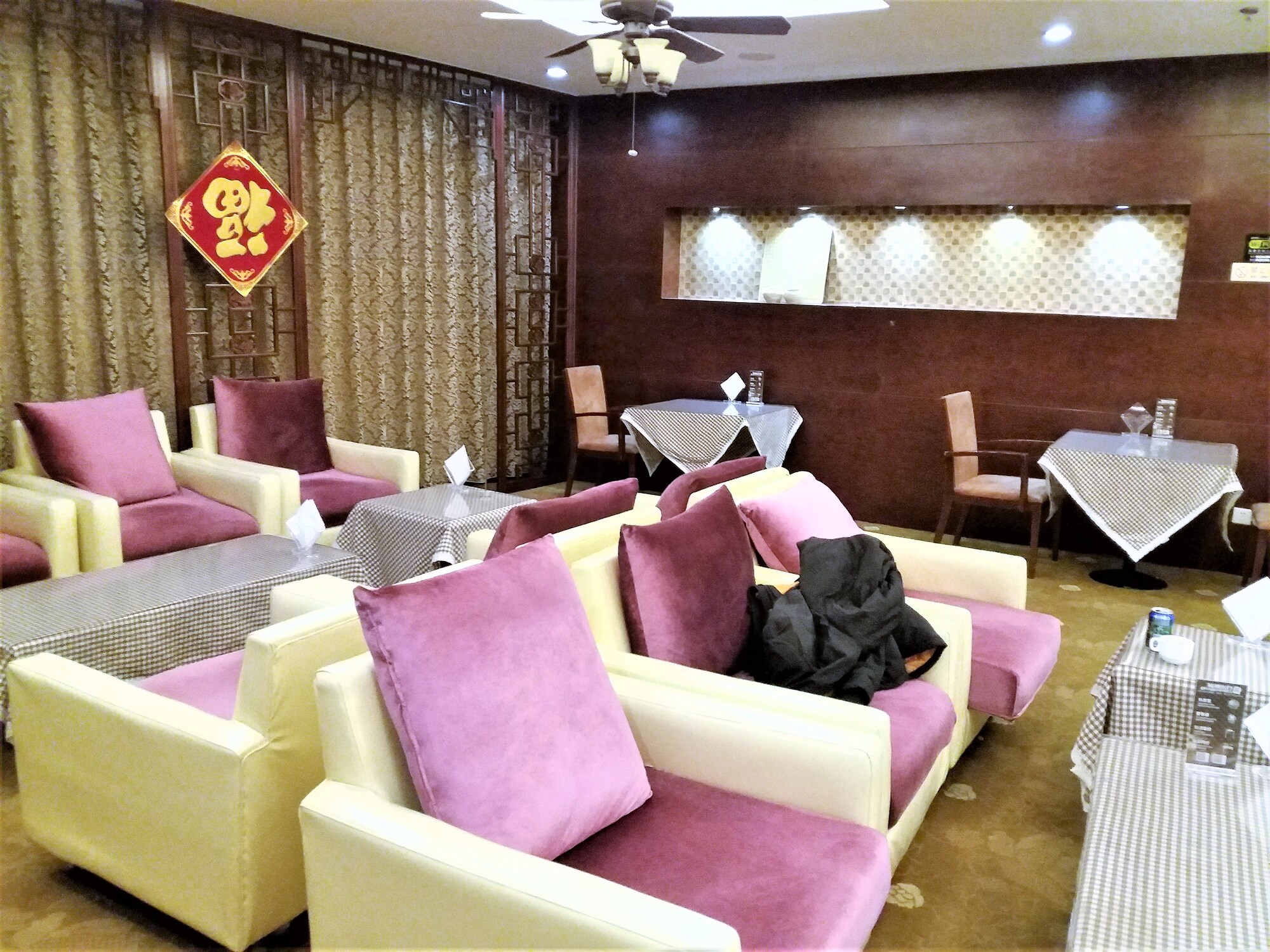 #3 of 5 images of BCAT Lounge (Temporarily Closed)