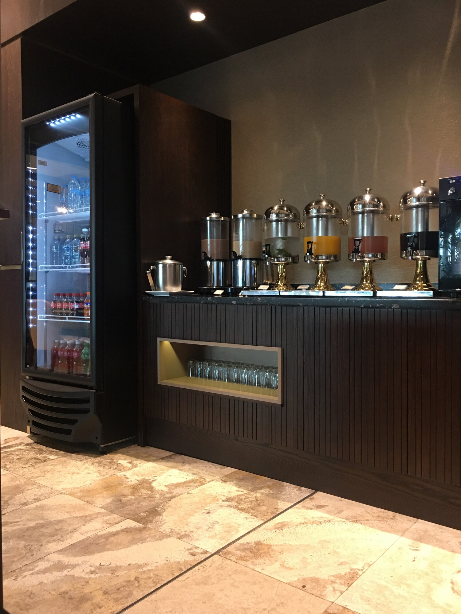 #2 of 5 images of Sala VIP Domestica