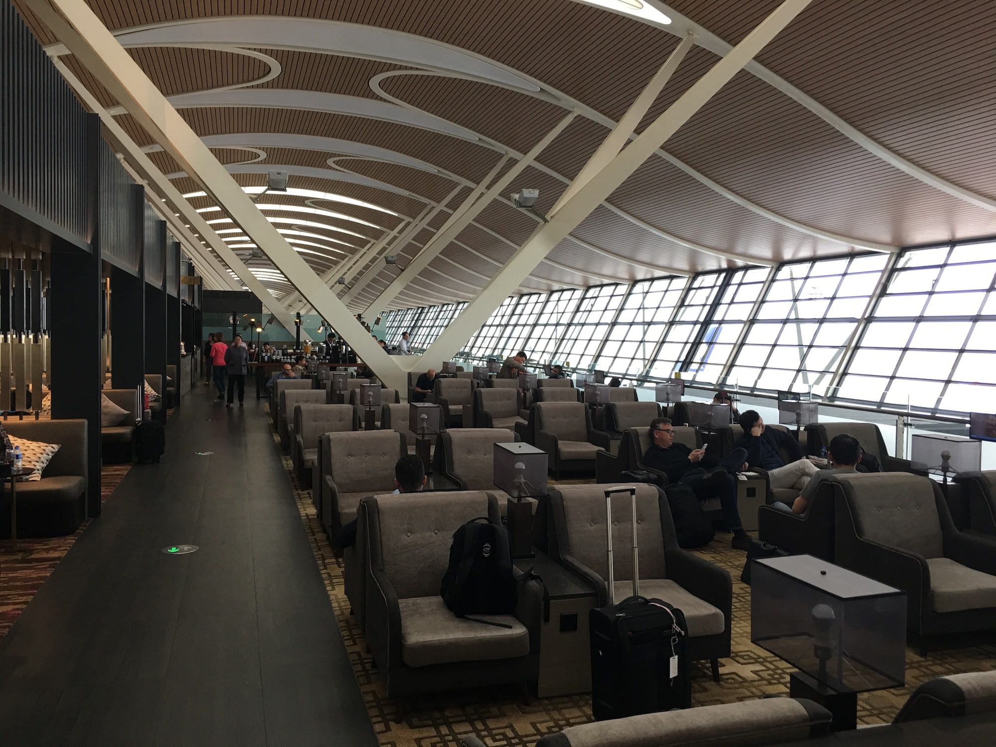 #1 of 5 images of No. 77 China Eastern Plaza Premium Lounge