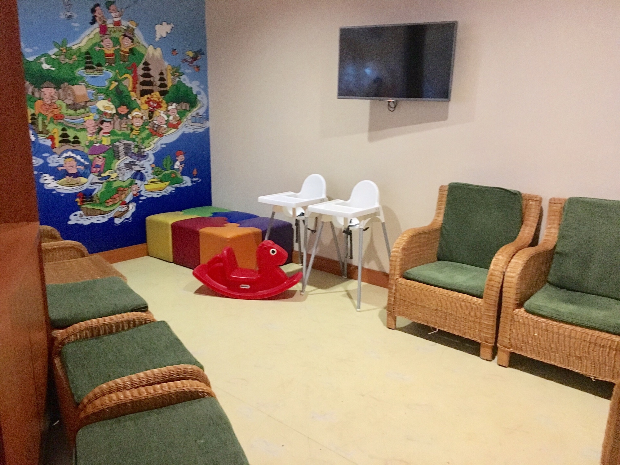 #3 of 5 images of Premier Lounge (Temporarily Closed)