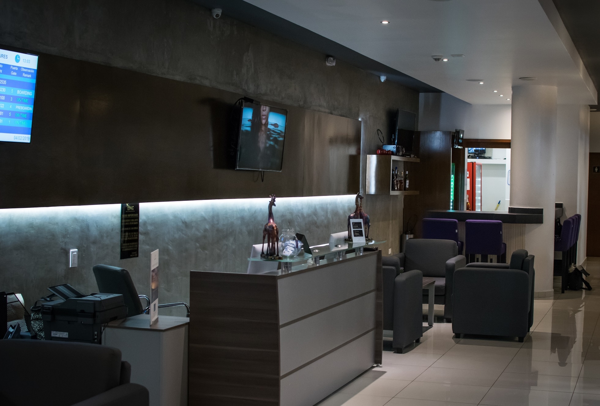 #2 of 5 images of OMA Premium Lounge