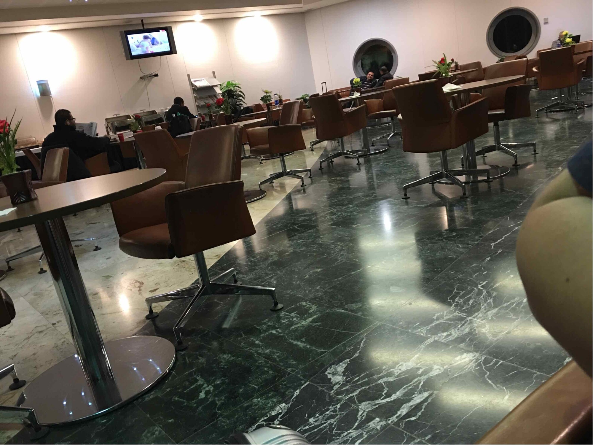 #3 of 4 images of First Class Lounge