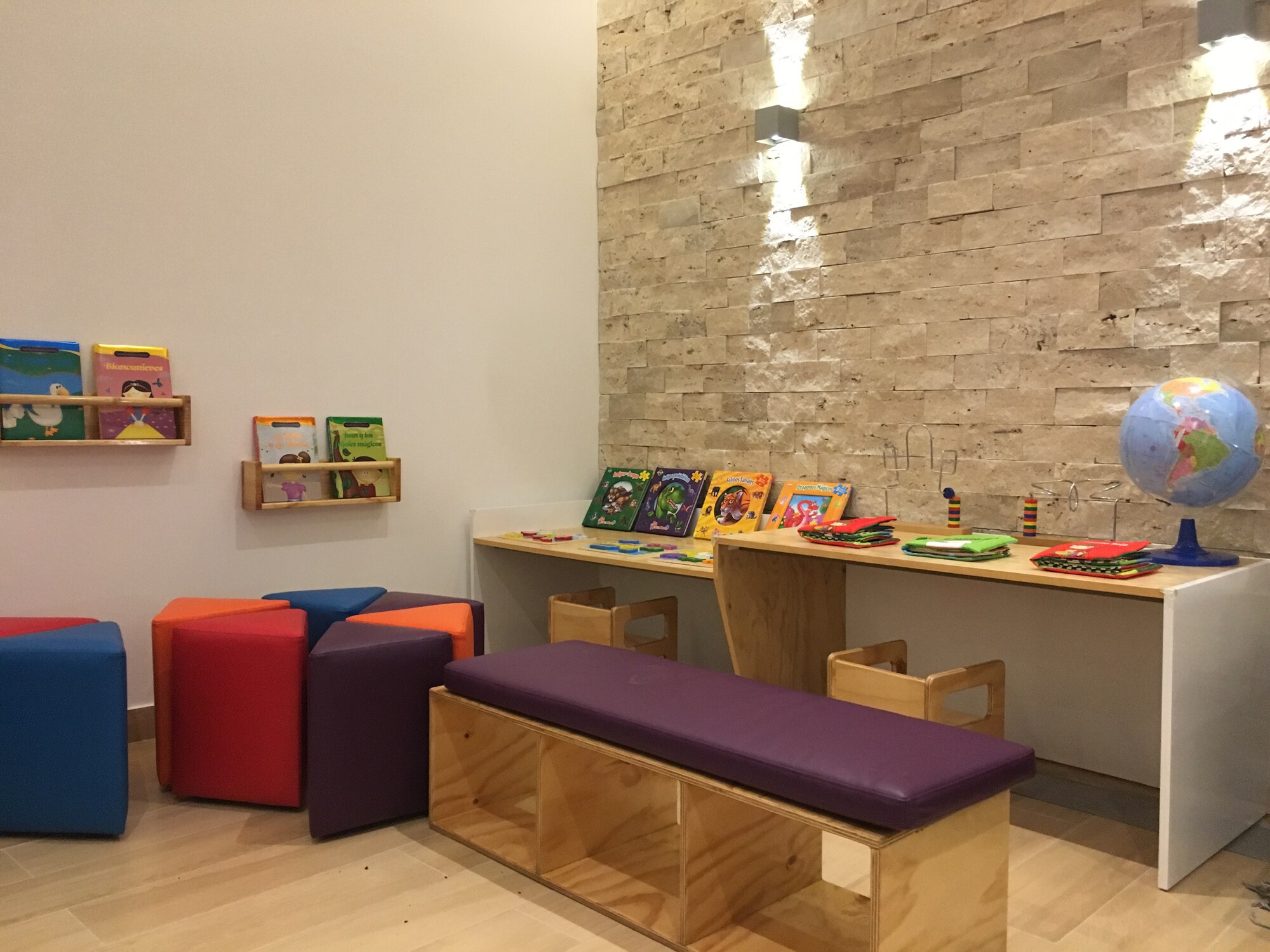 #5 of 5 images of El Salon by Newrest