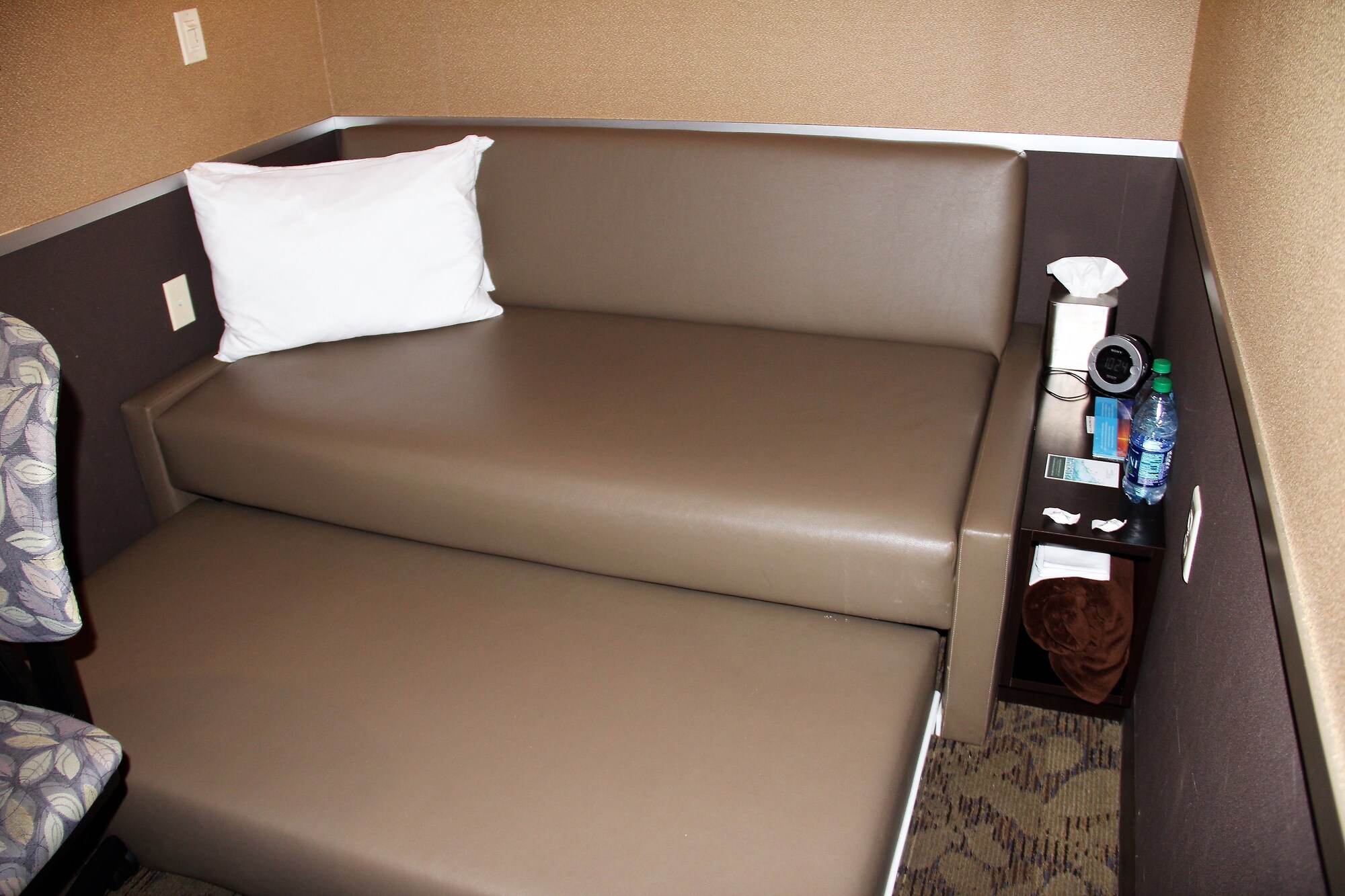 #2 of 5 images of Minute Suites