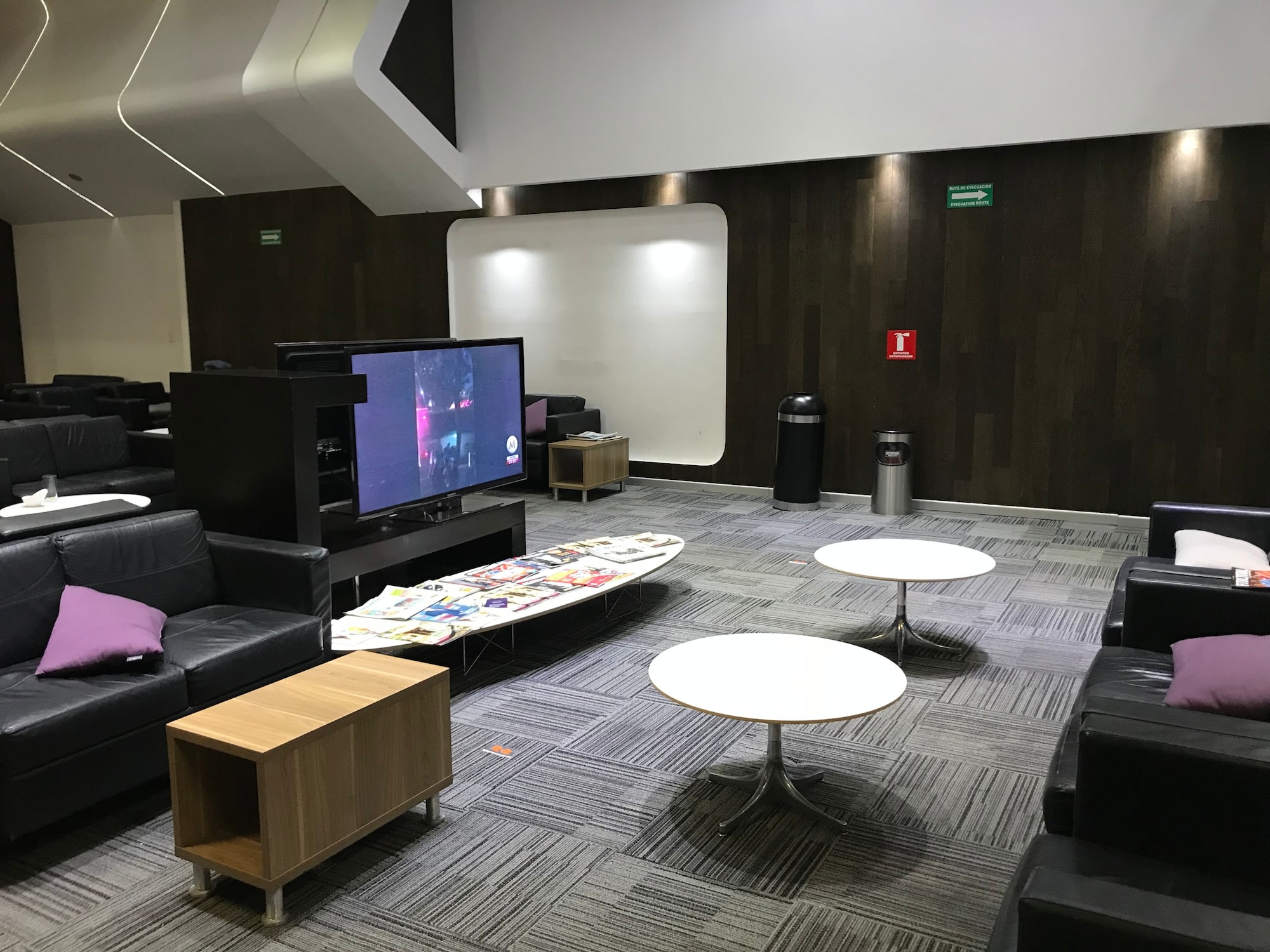 #2 of 5 images of VIP Lounge (West) (Temporarily Closed)