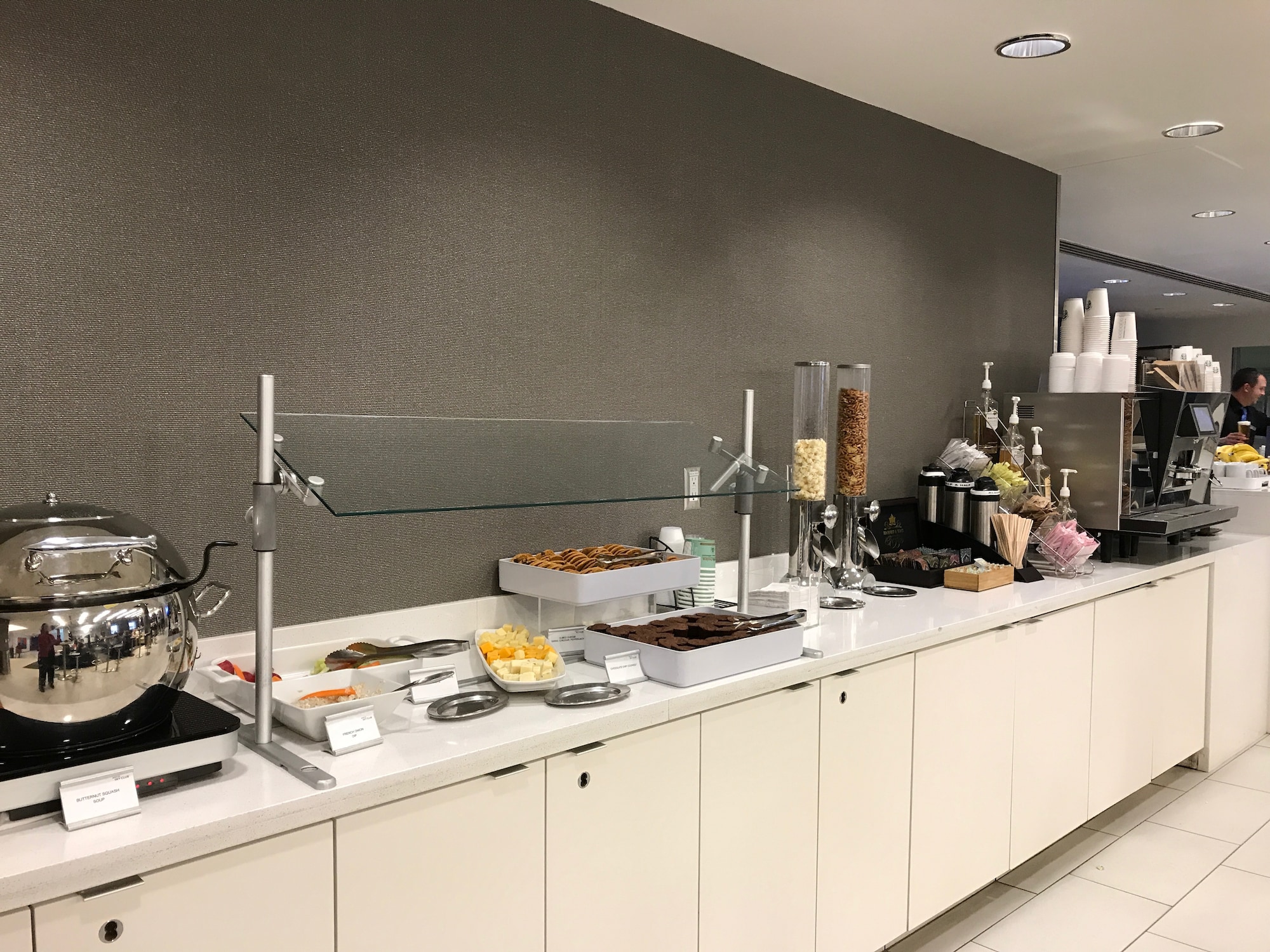 #4 of 5 images of Delta Air Lines Delta Sky Club (Gate D27)