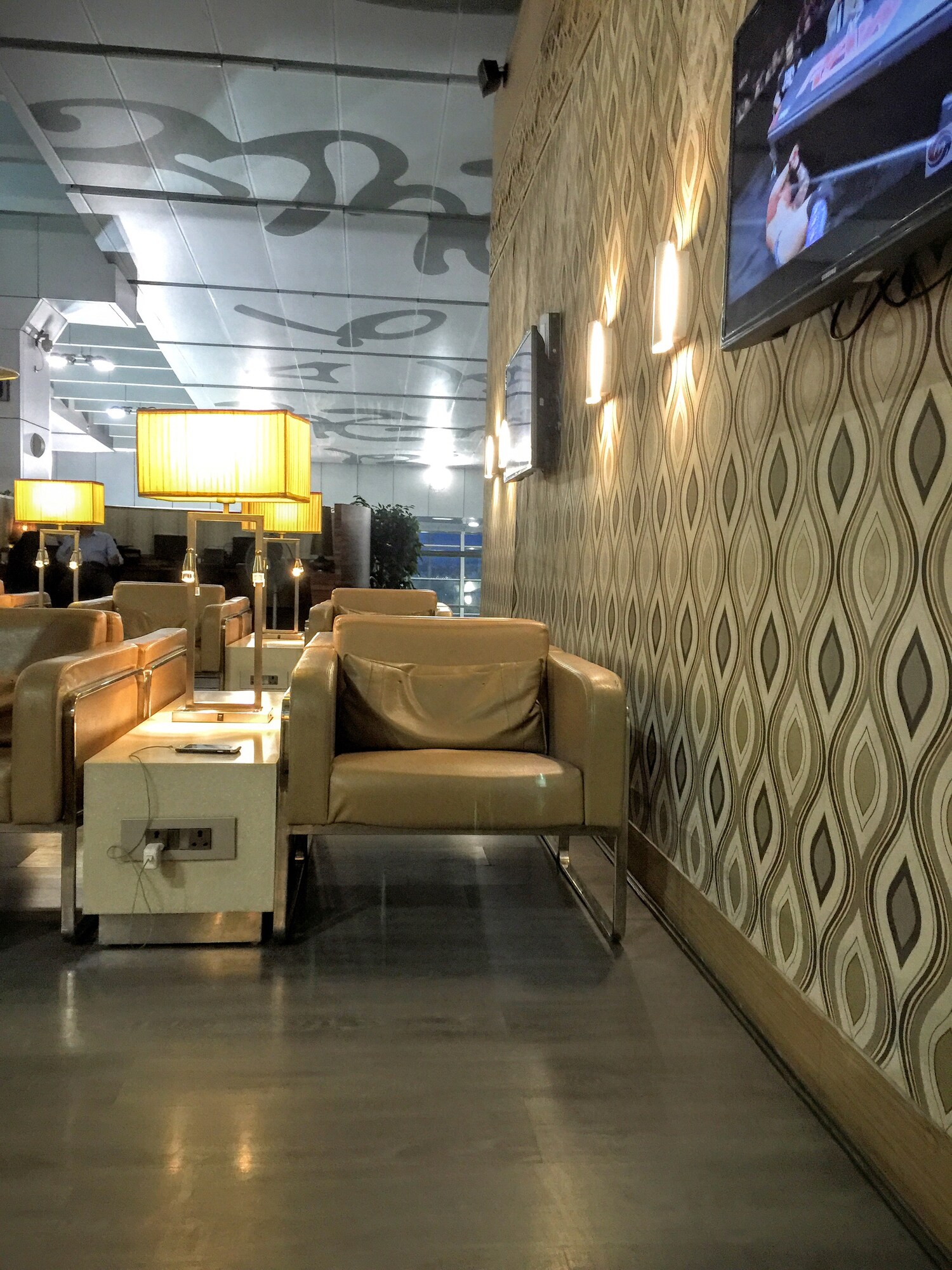 #2 of 5 images of Travel Club Lounge