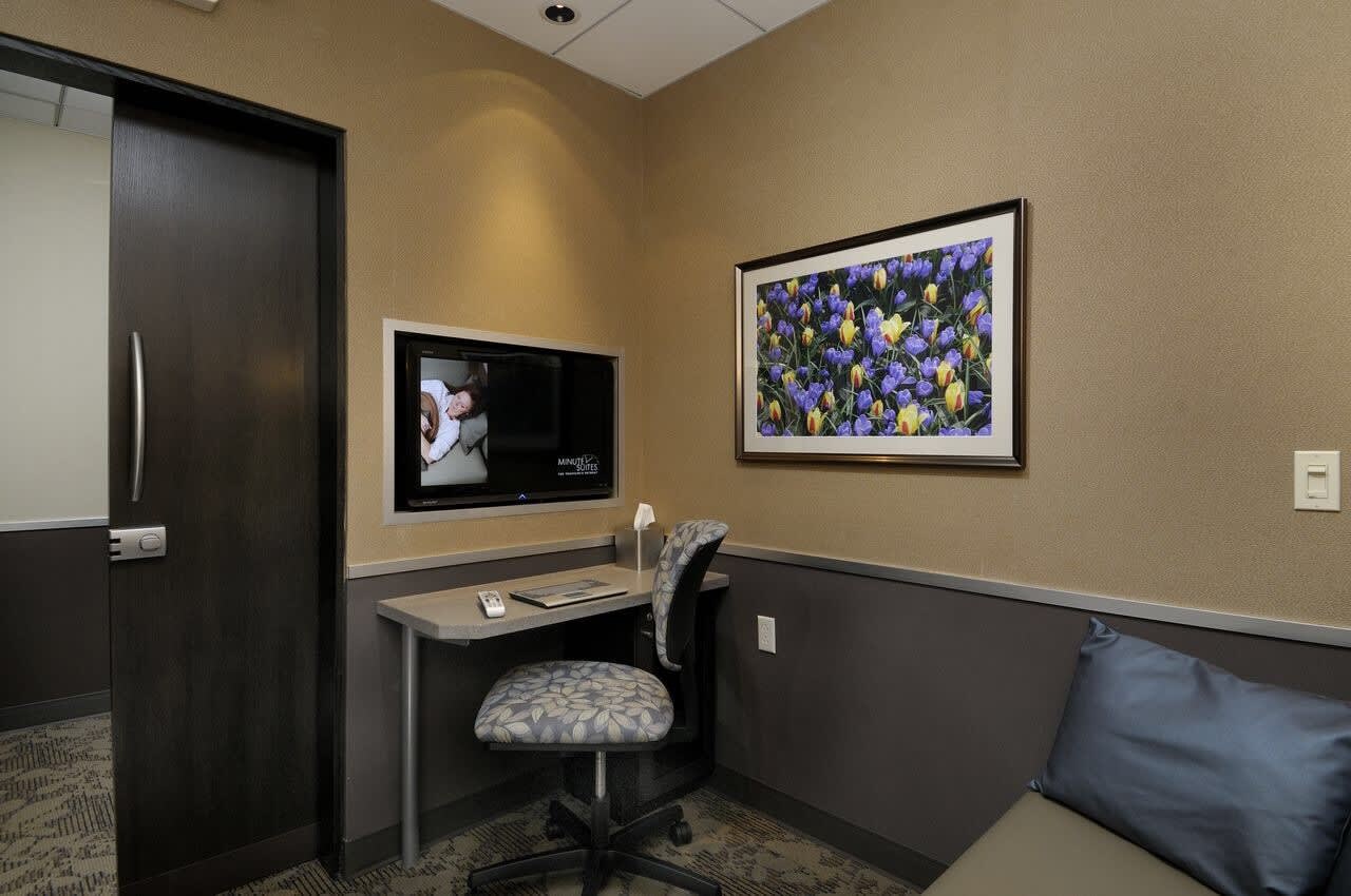 #1 of 2 images of Minute Suites (Concourse D/E Connector)