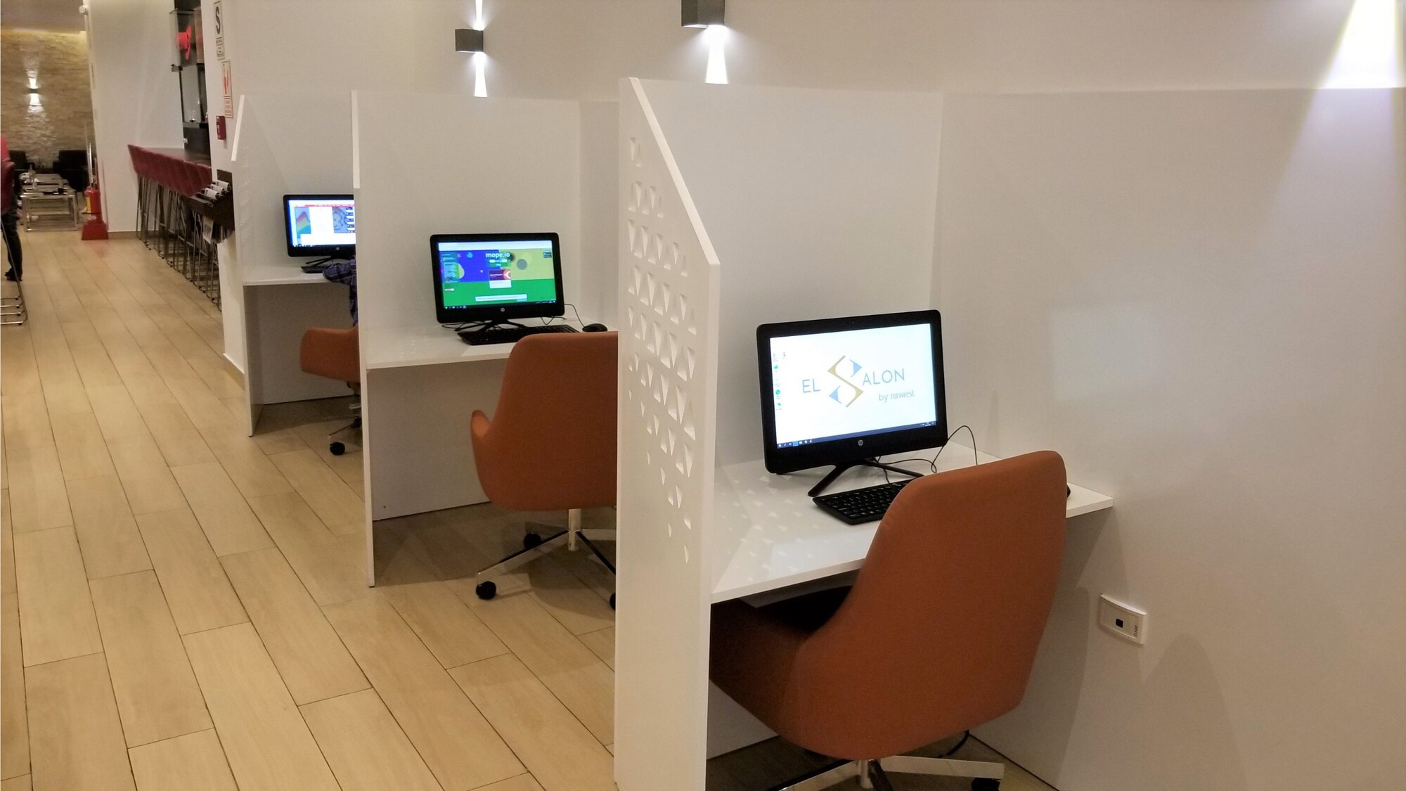 #4 of 5 images of El Salon by Newrest