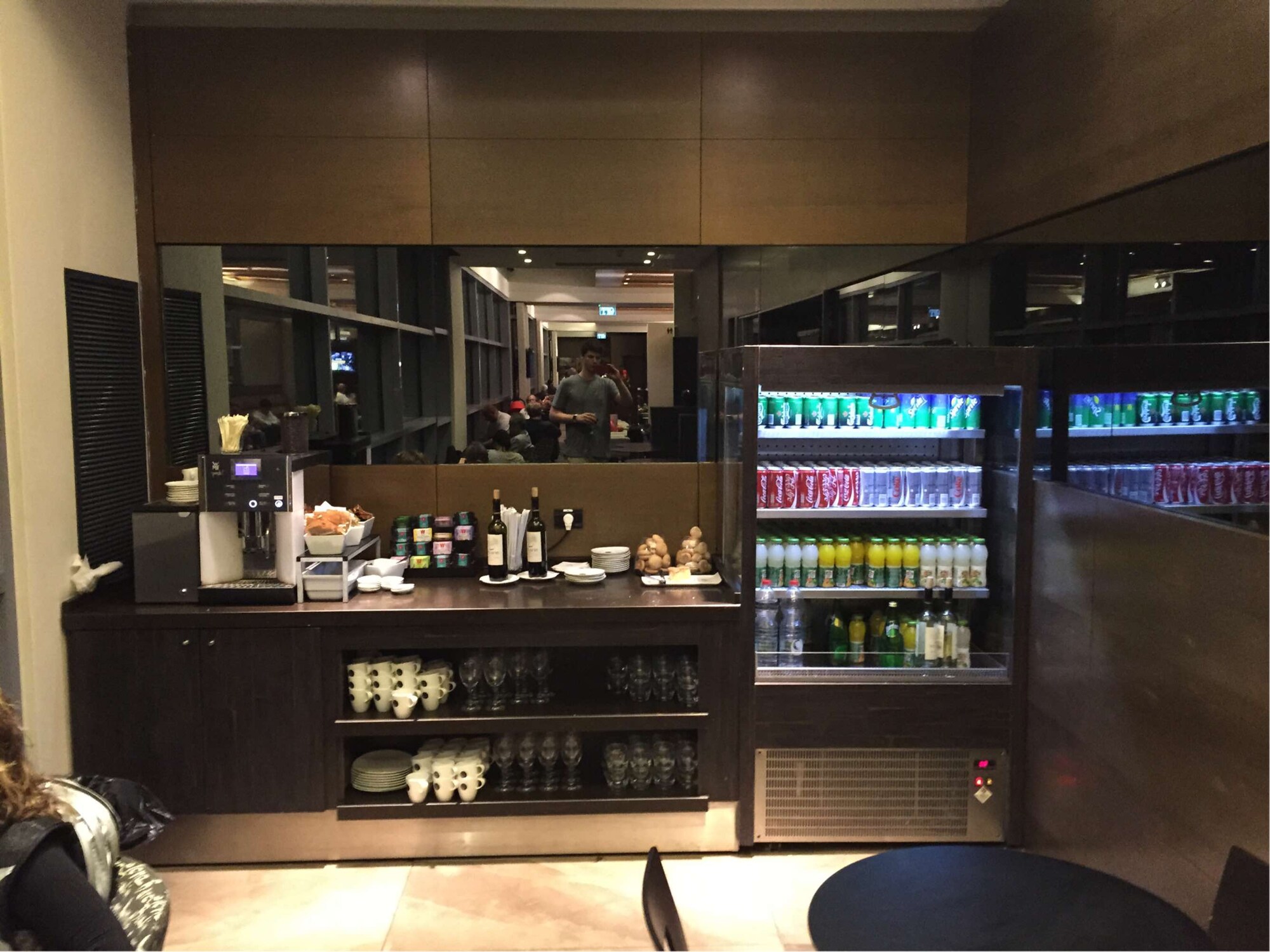 #4 of 5 images of Dan Lounge (Temporarily Closed)
