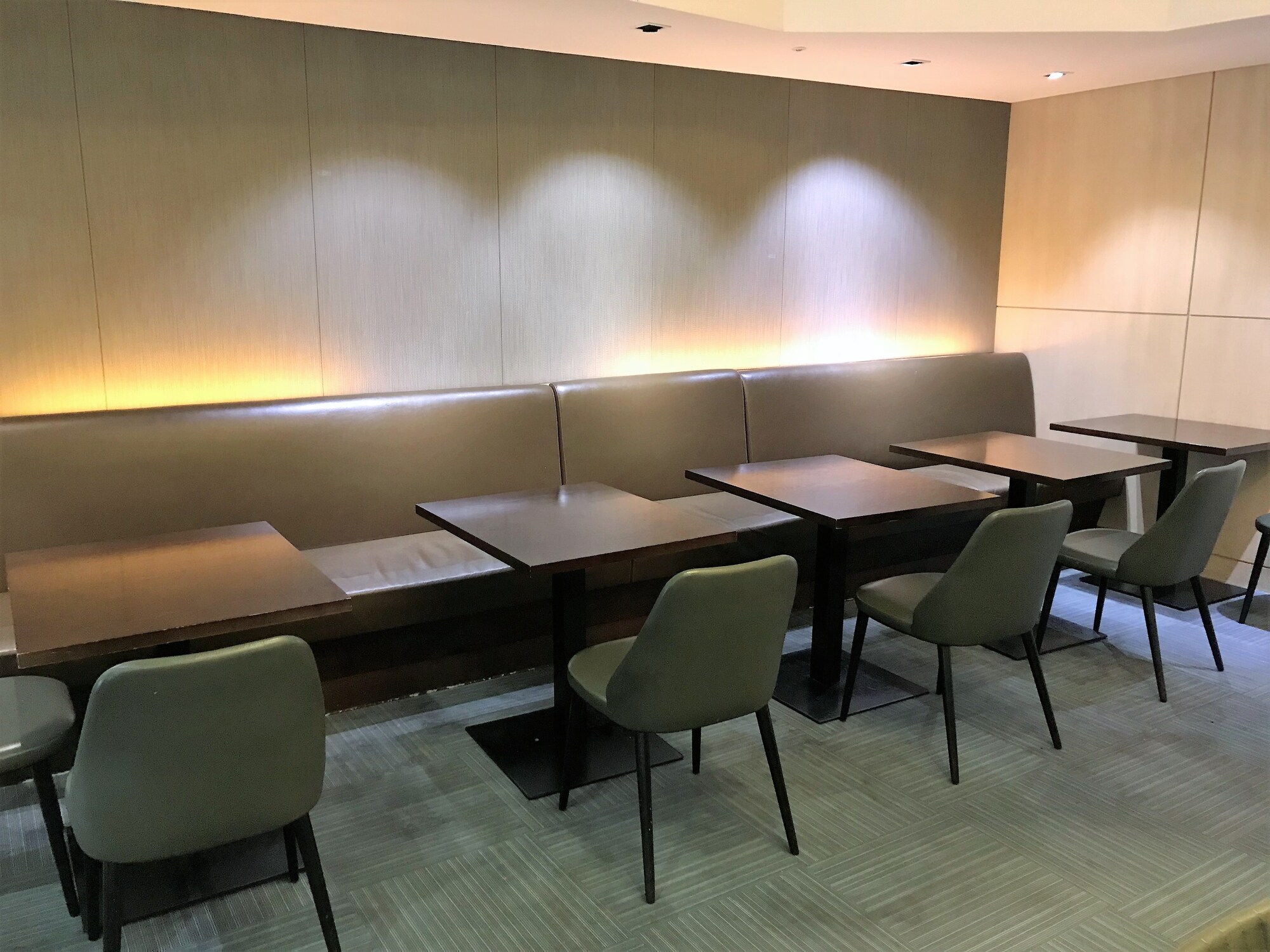 #4 of 5 images of MATINA Lounge West (Gate 43) (Temporarily Closed)