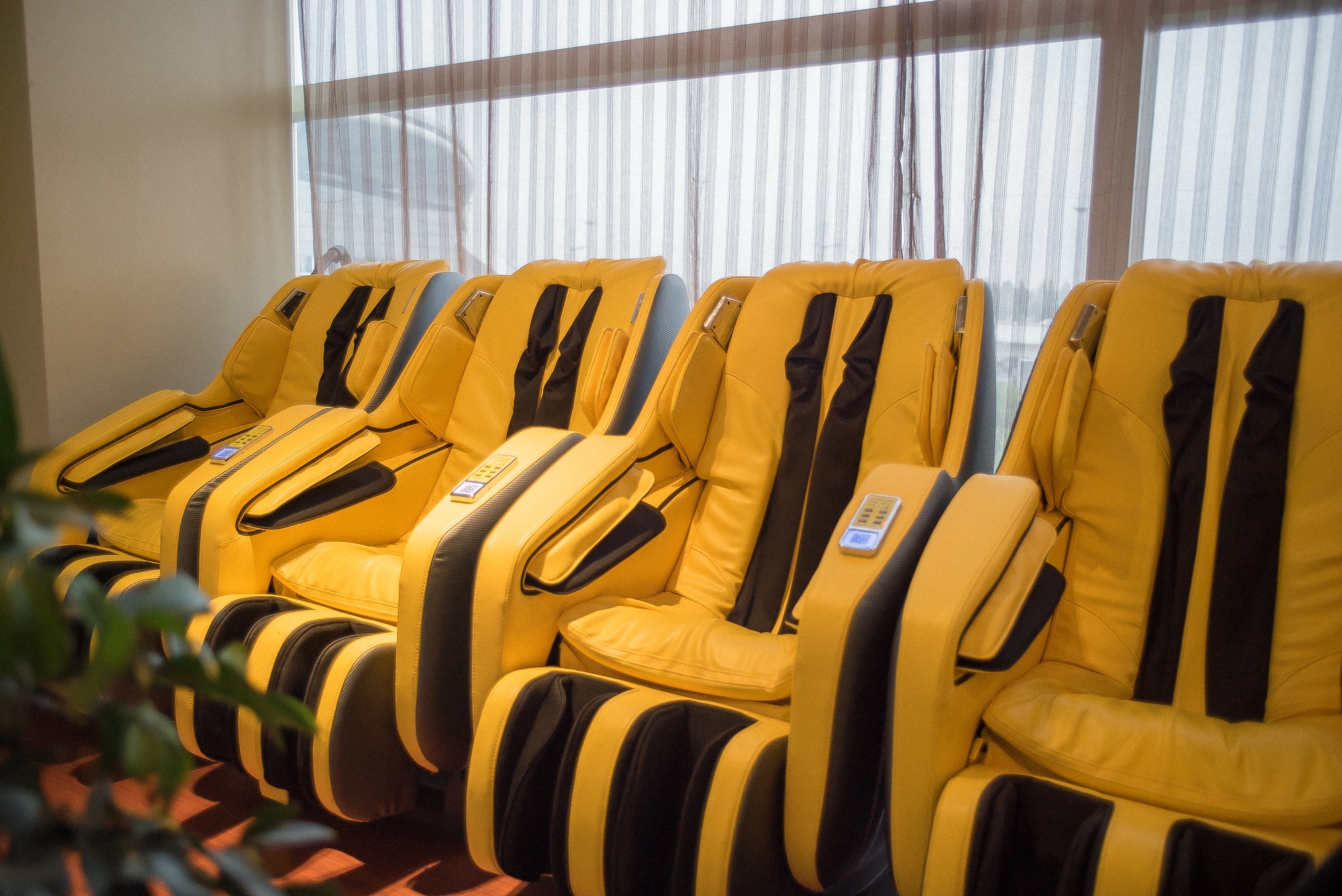 #5 of 5 images of Domestic First Class Lounge 2
