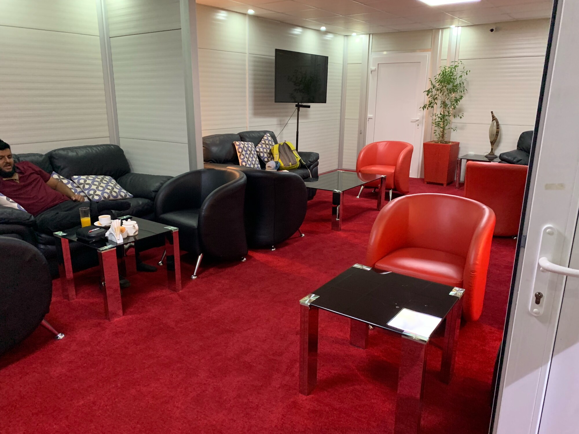 #4 of 5 images of Tradewinds Aviation Mt. Kenya Lounge