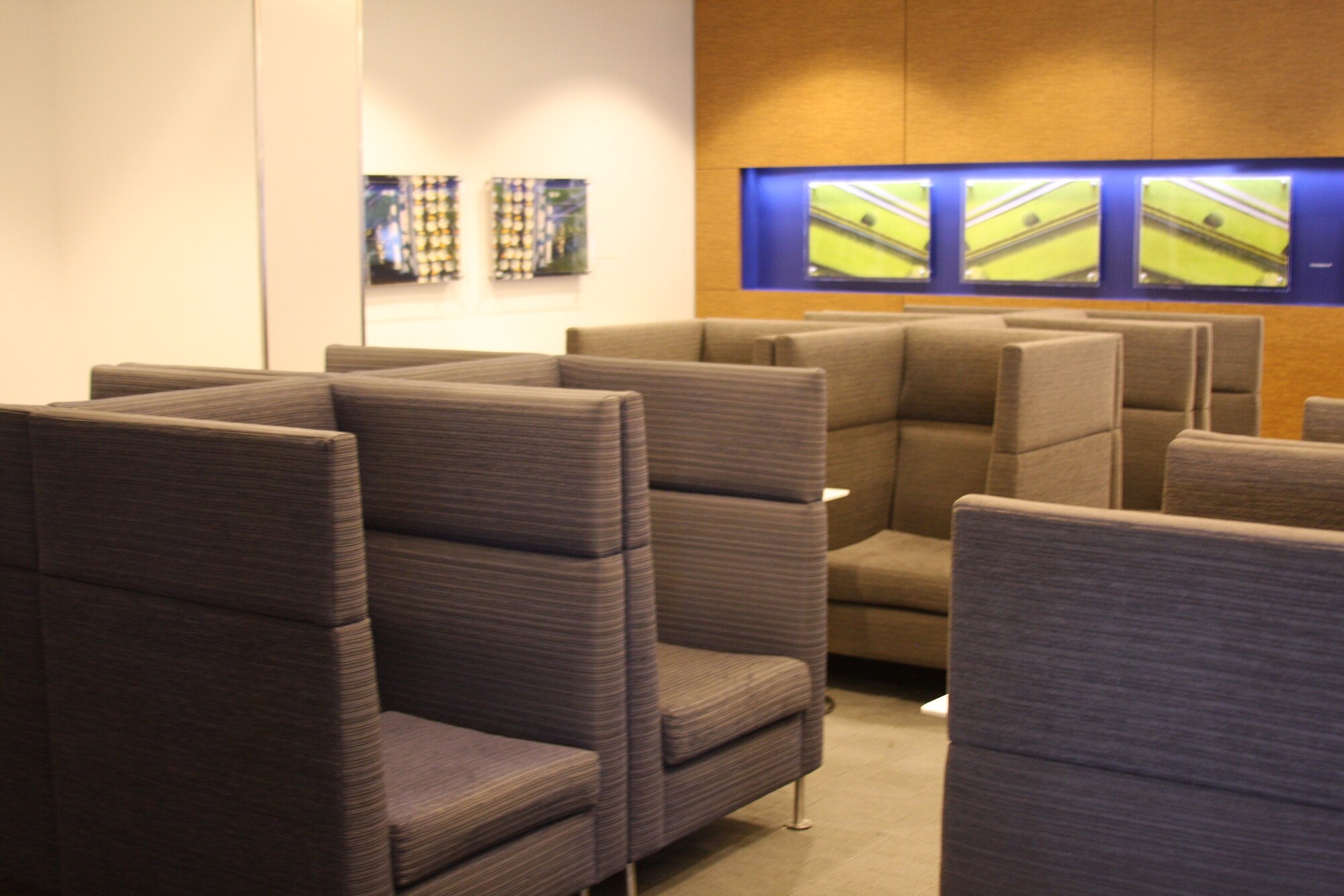 #3 of 5 images of Delta Air Lines Delta Sky Club