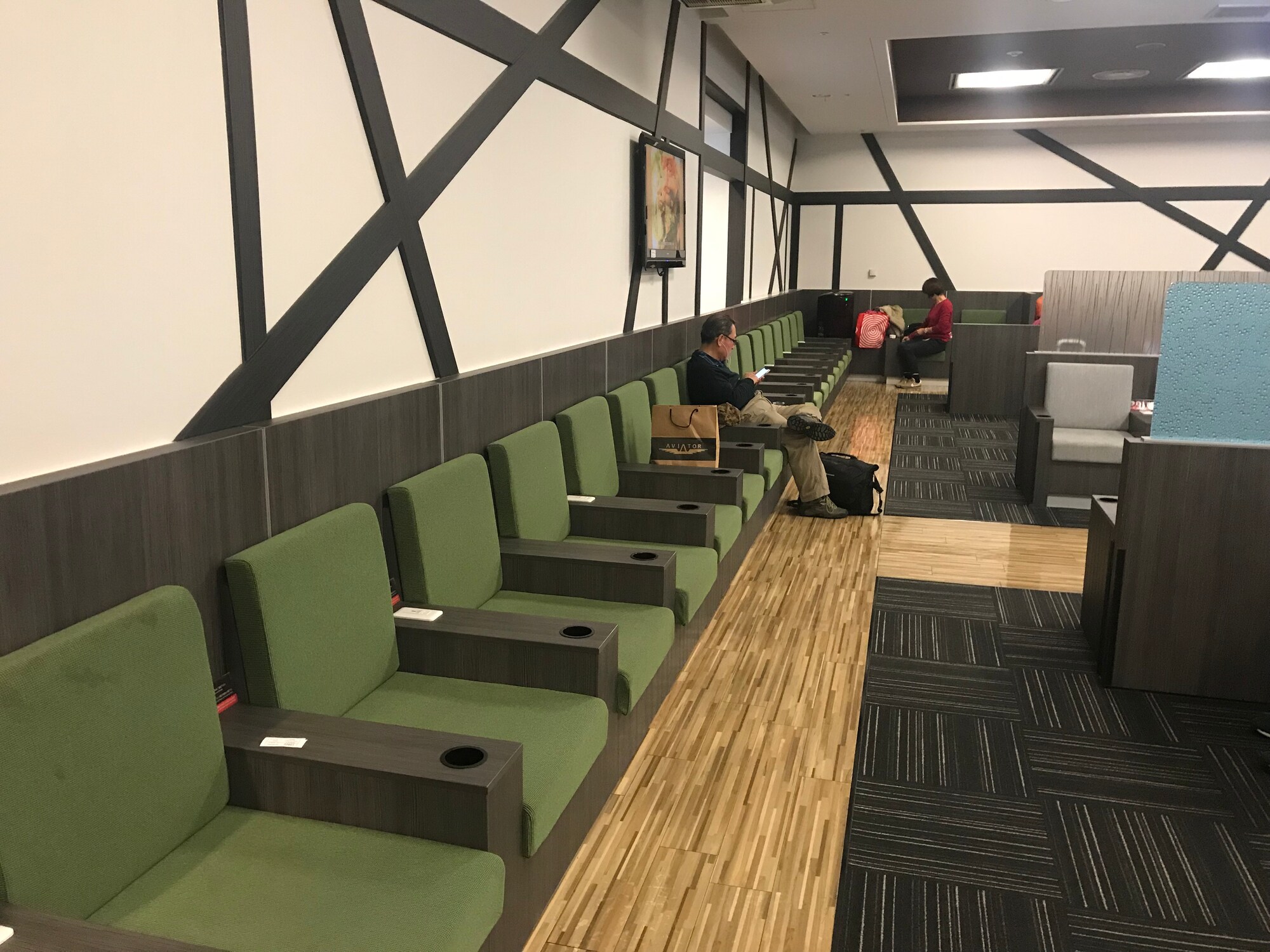 #1 of 5 images of IASS Executive Lounge