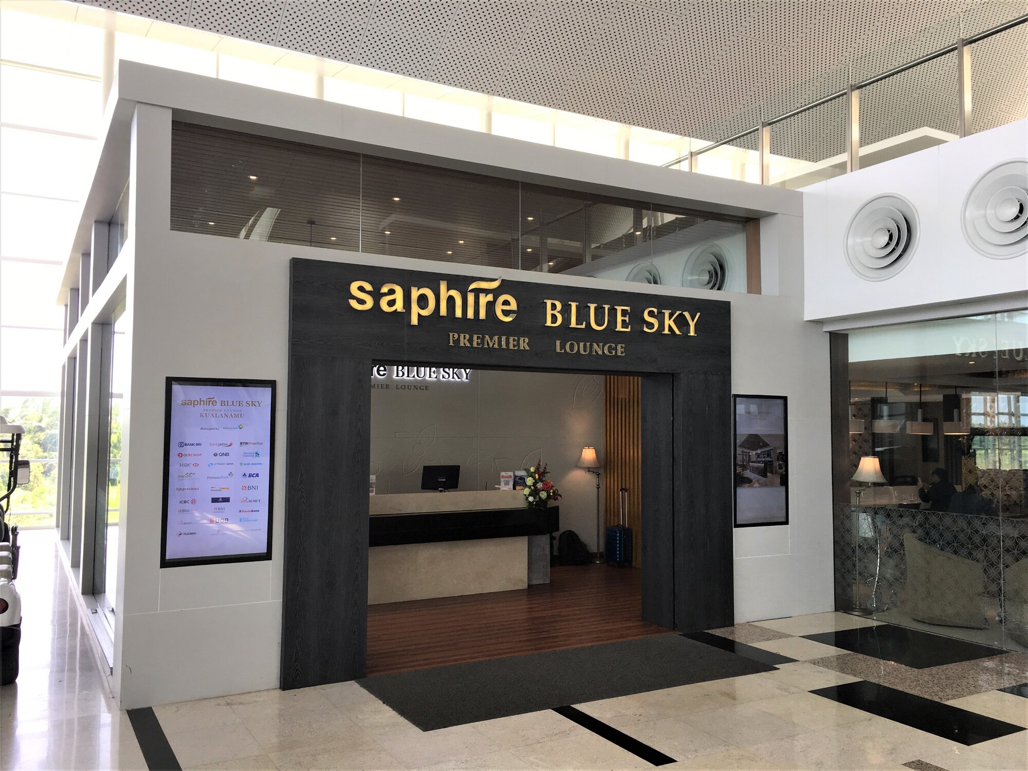 #2 of 5 images of Saphire Blue Sky Executive Lounge