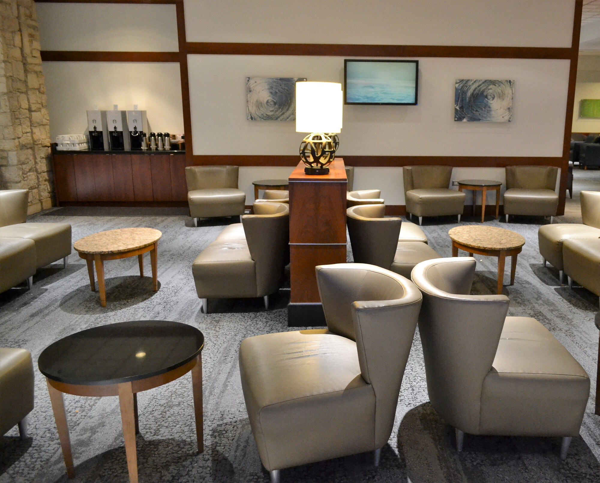 #4 of 5 images of Delta Air Lines Delta Sky Club