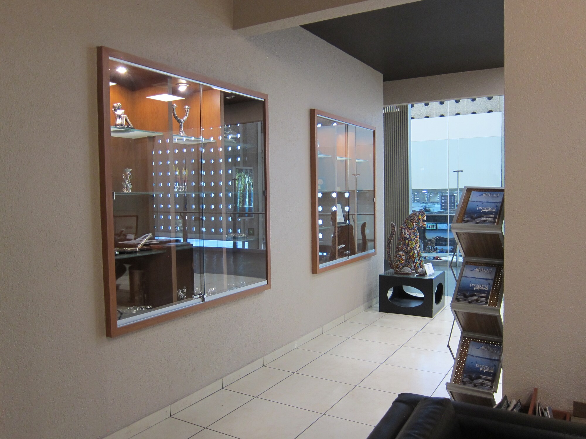#3 of 5 images of Aeromar Salon Diamante
