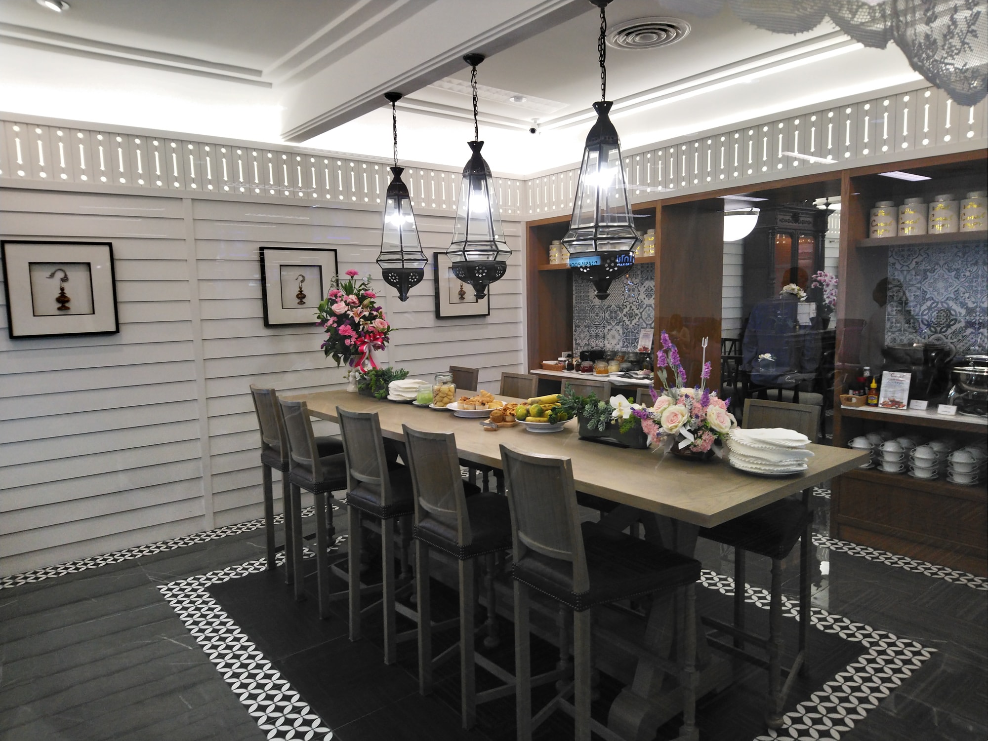 #2 of 5 images of The Coral Executive Lounge (See NOTES)