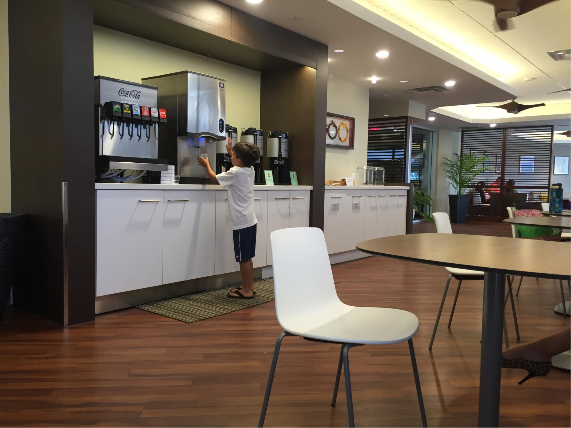 #1 of 5 images of Hawaiian Airlines Premier Club Lounge