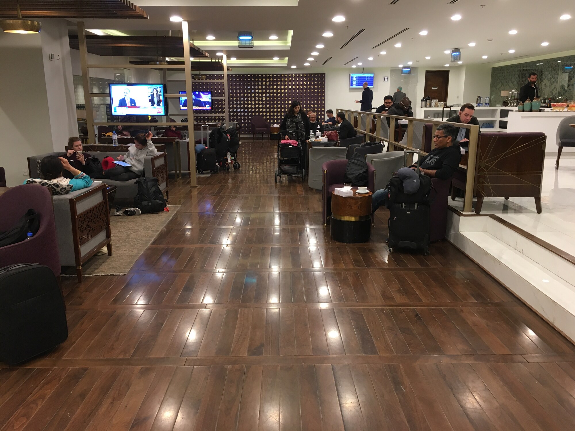 #3 of 5 images of Airline Lounge