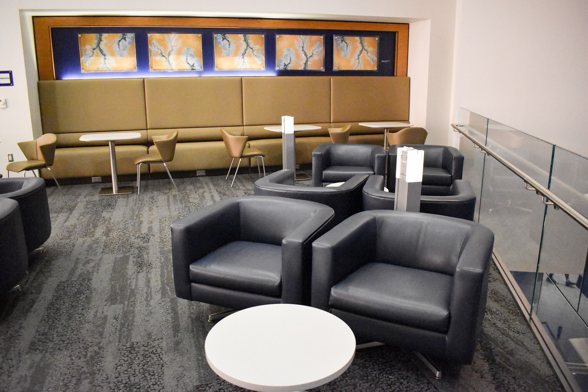 #2 of 5 images of Delta Air Lines Delta Sky Club