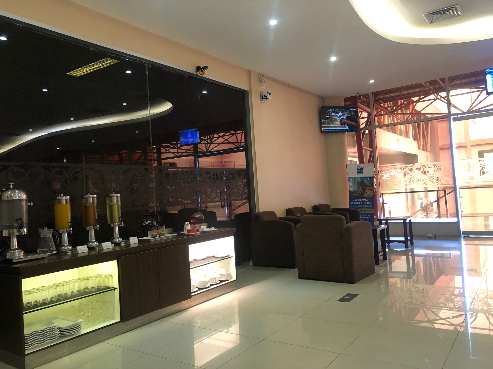 #2 of 2 images of Blue Sky Lounge