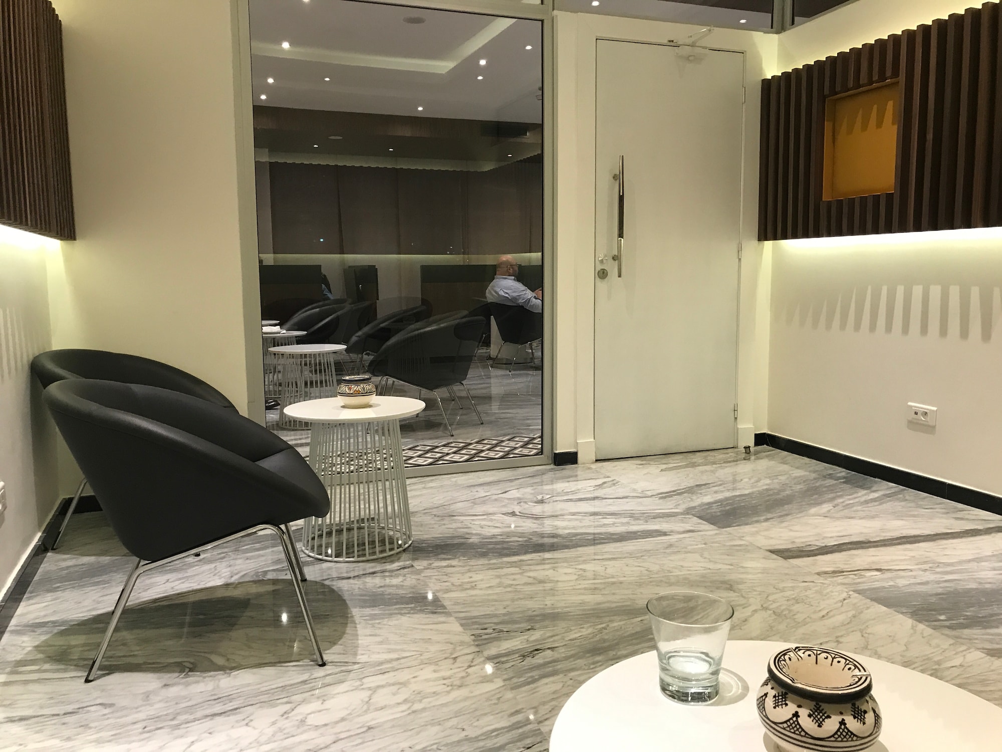 #4 of 5 images of Pearl Lounge (Departures)