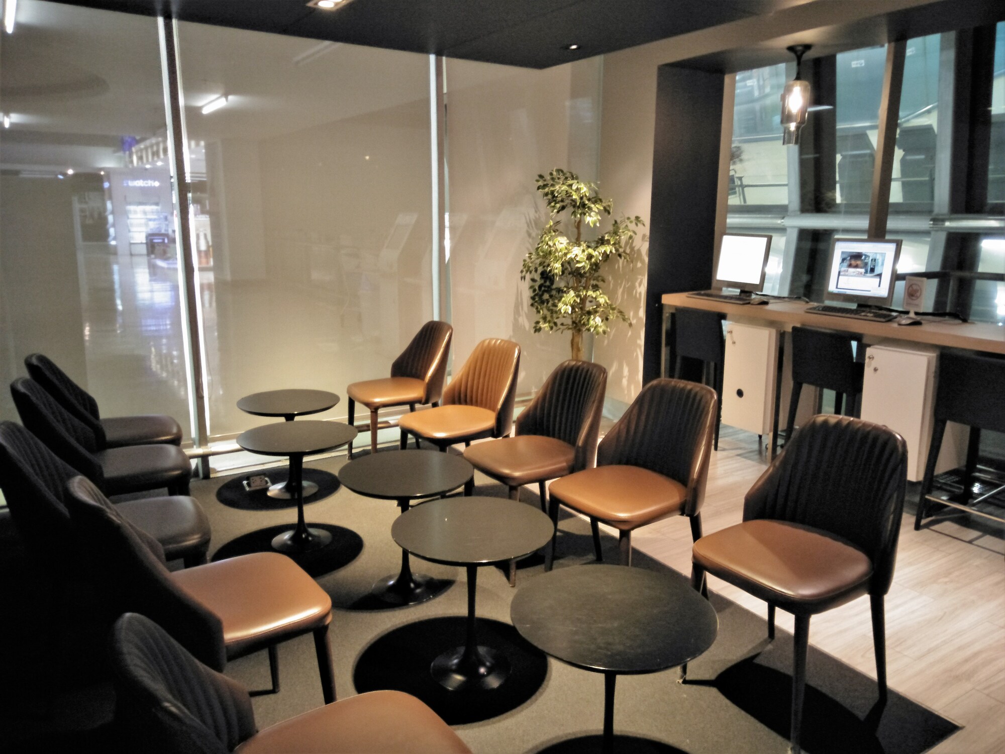 #3 of 5 images of Miracle First Class Lounge (Temporarily Closed)
