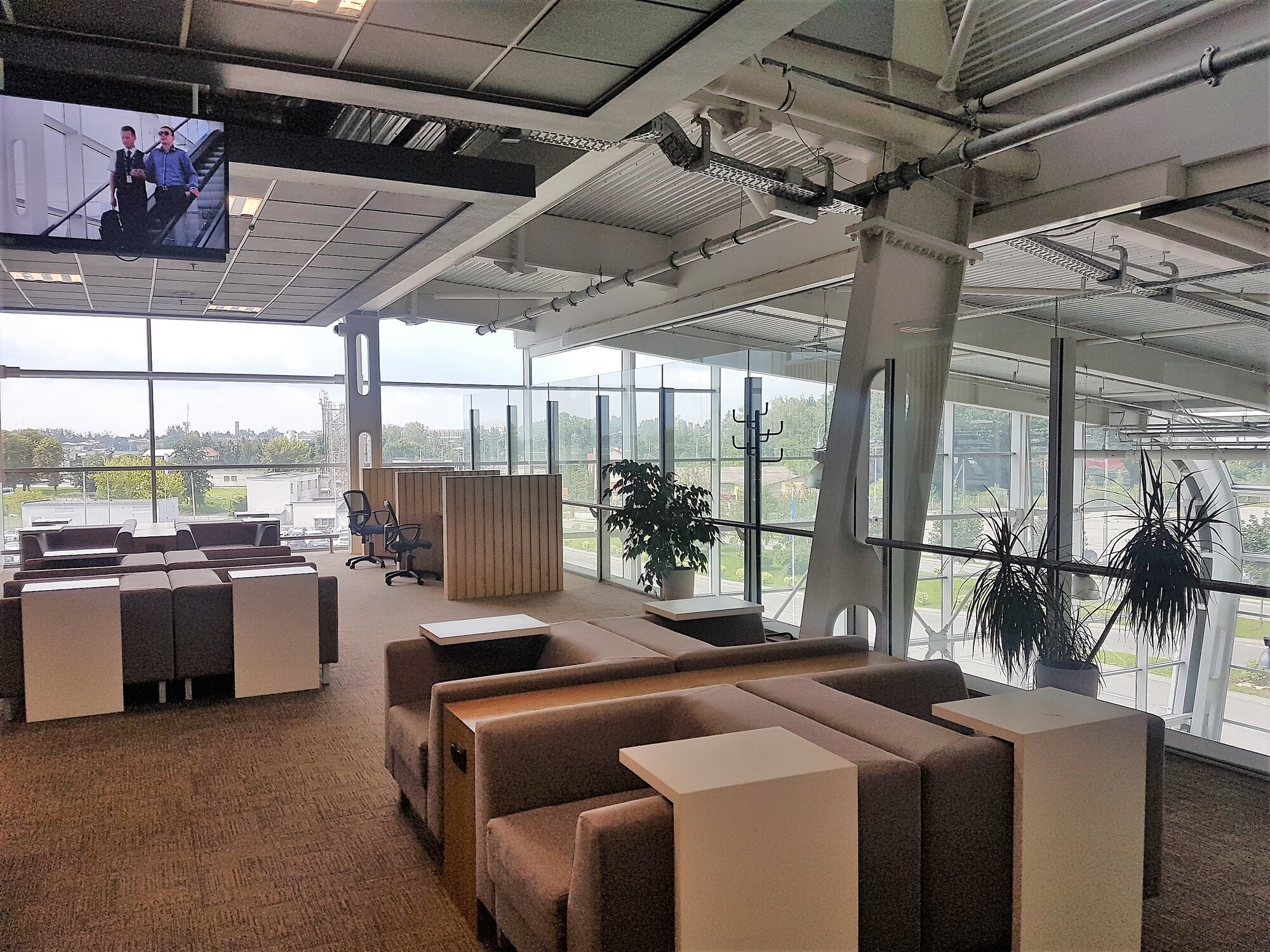 #1 of 5 images of Business Lounge (Domestic)