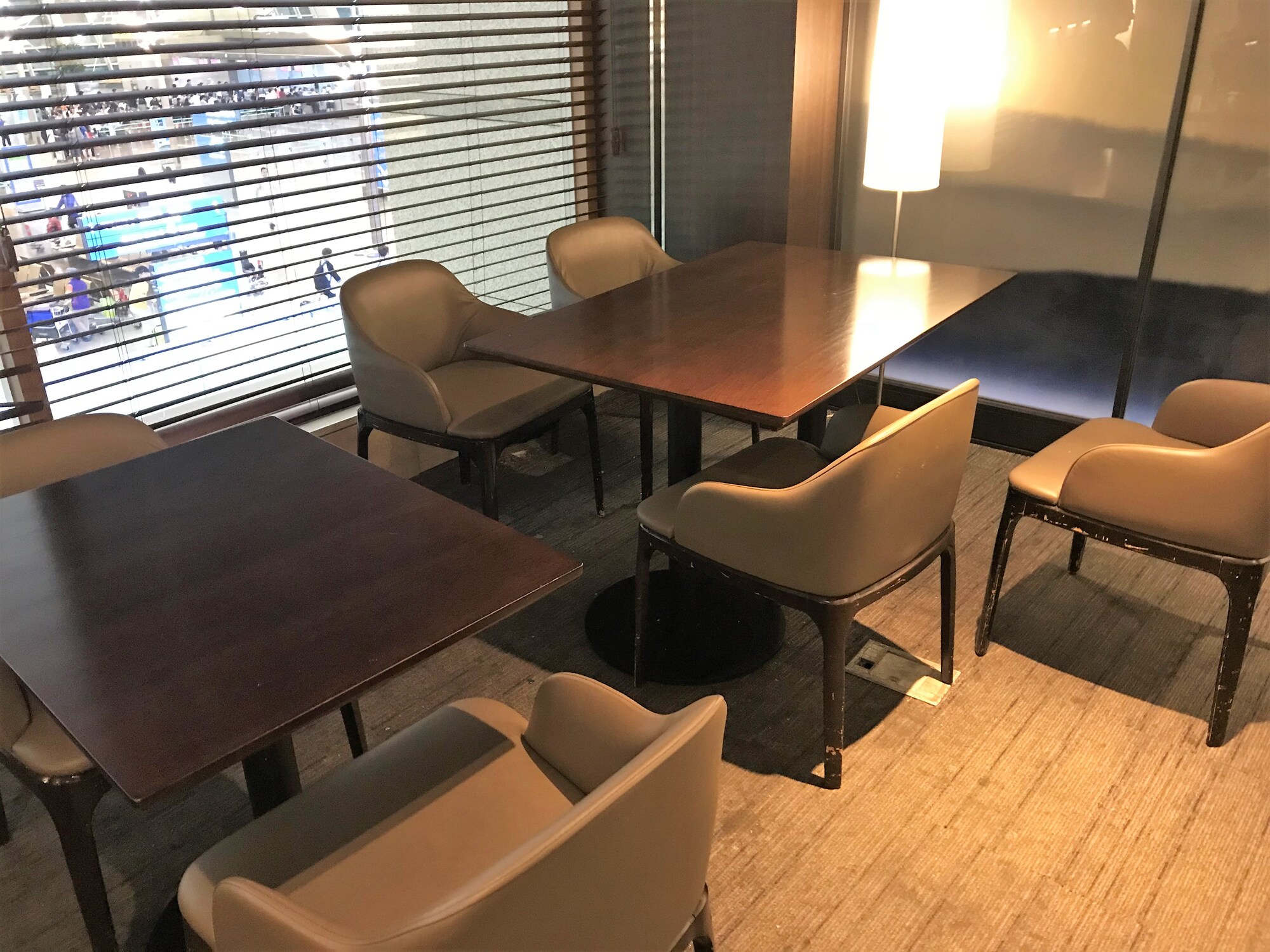 #3 of 5 images of Sky Hub Lounge East (Temporarily Closed)