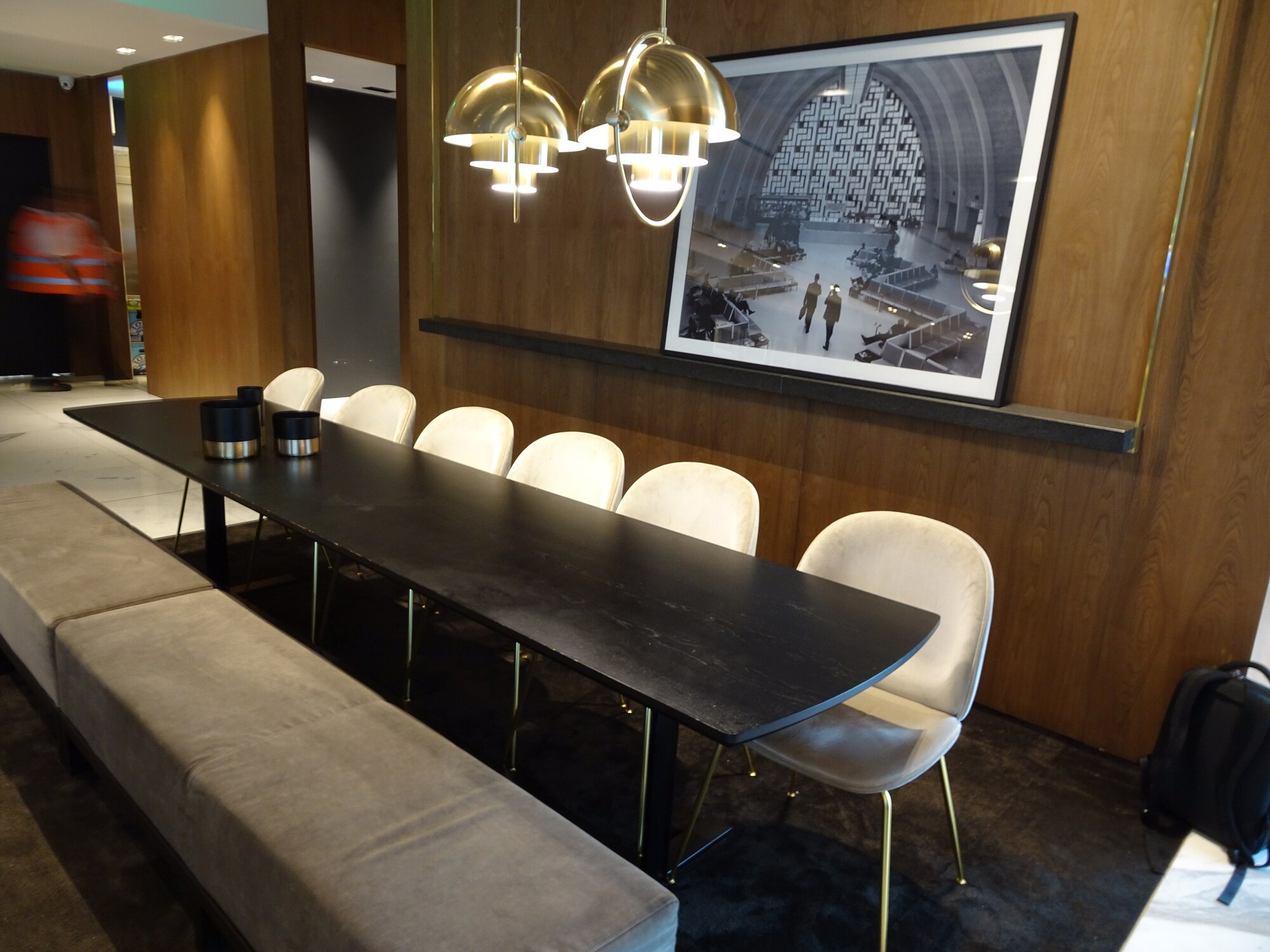 #4 of 5 images of Goldair CIP Lounge