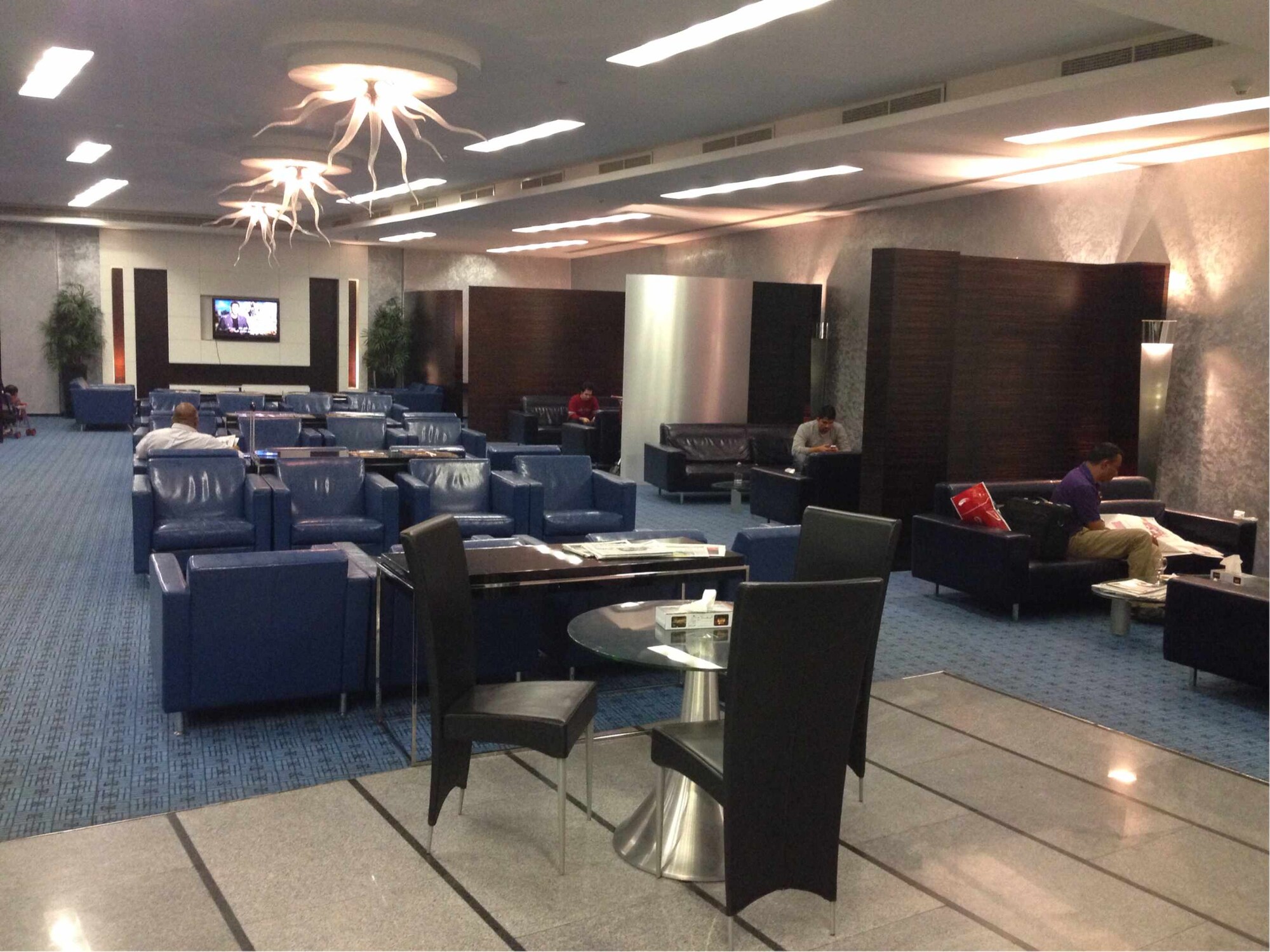 #2 of 5 images of Business Class Lounge